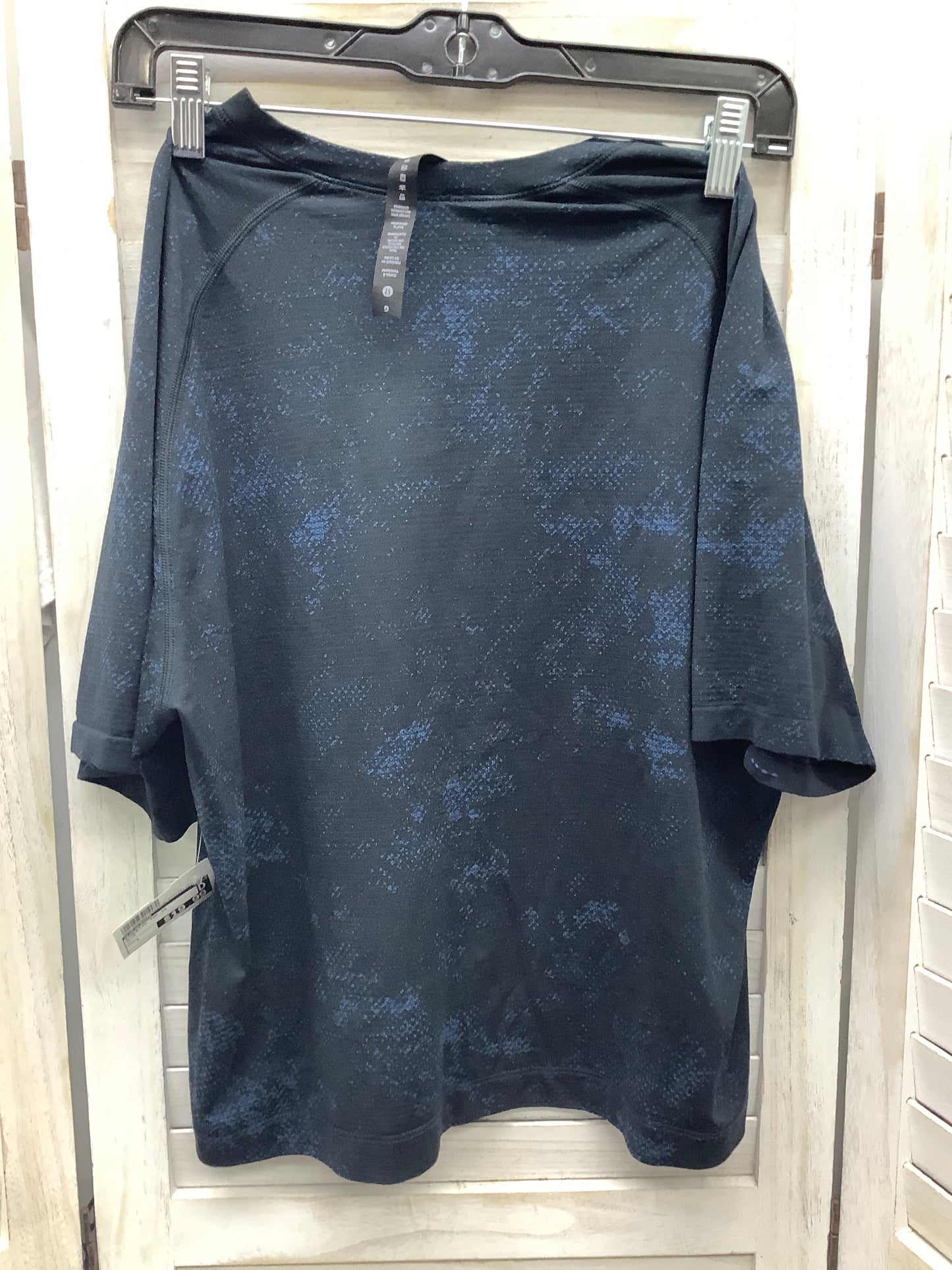 Athletic Top Short Sleeve By Lululemon Size: L