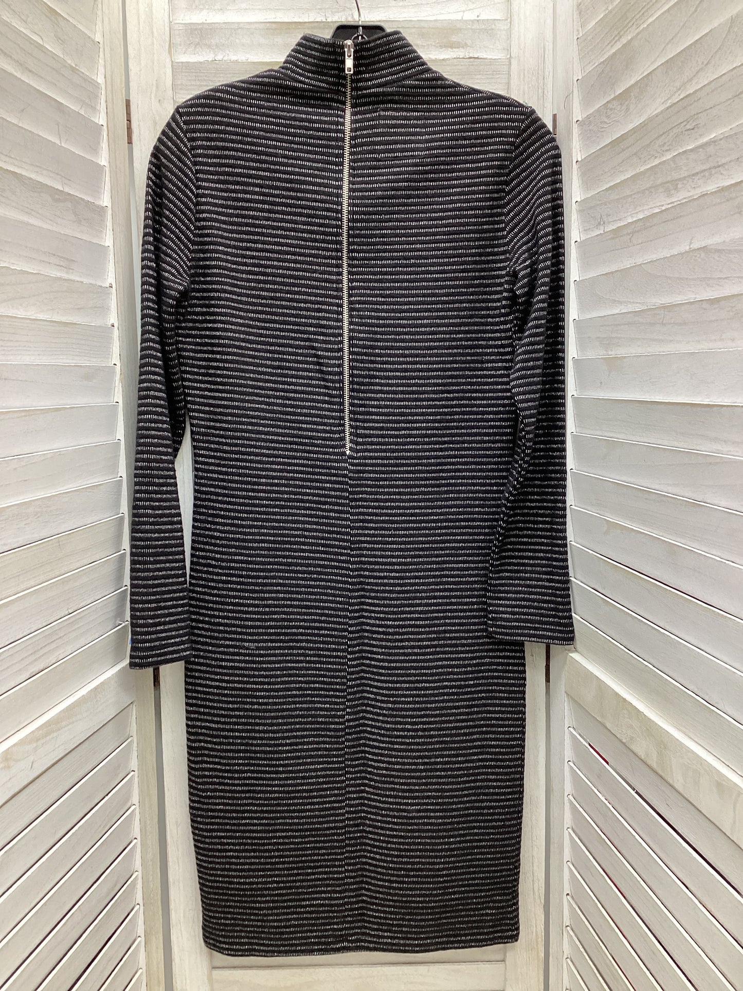 Dress Casual Midi By Clothes Mentor In Black & Silver, Size: 6