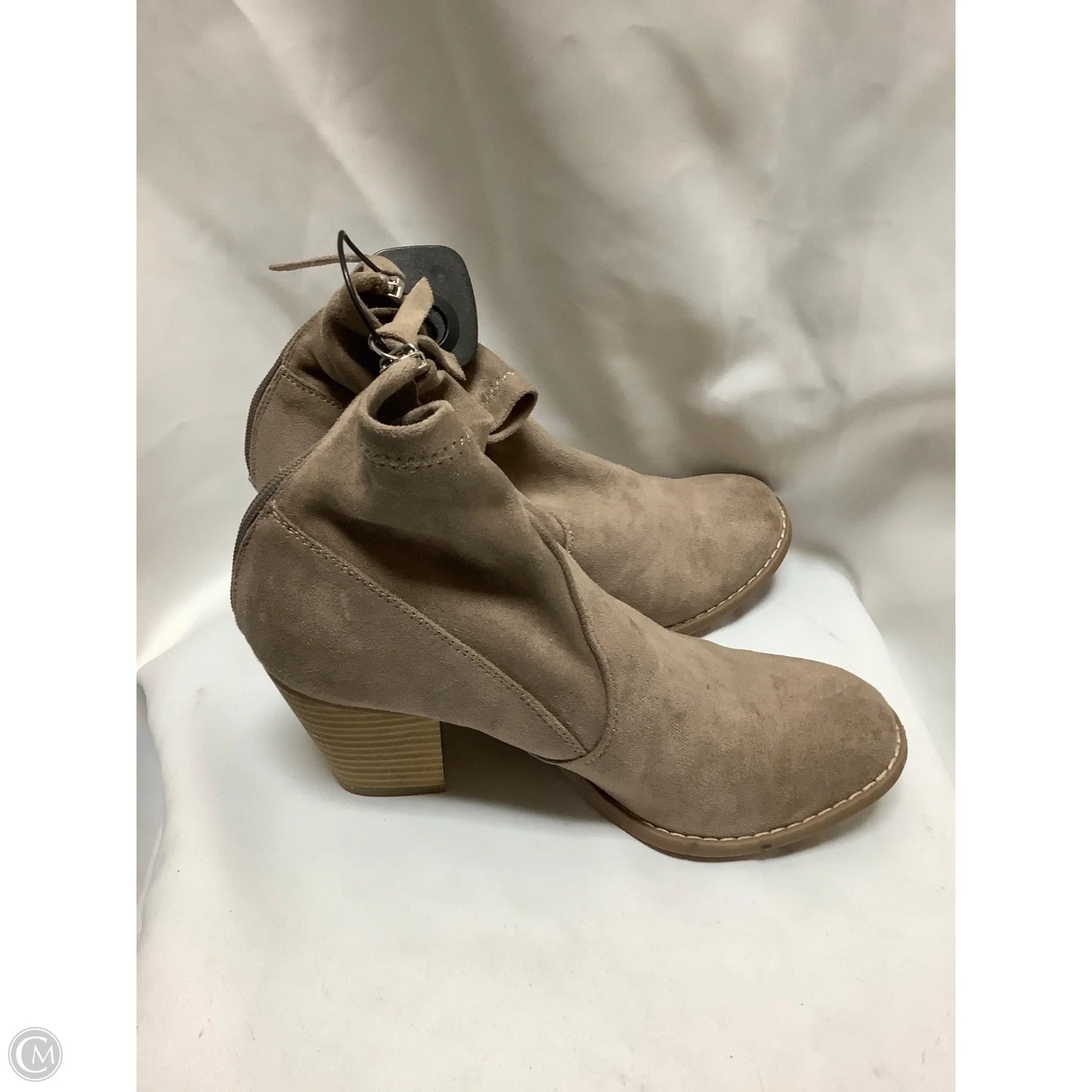 Boots Ankle Heels By Dolce Vita In Beige, Size: 7.5