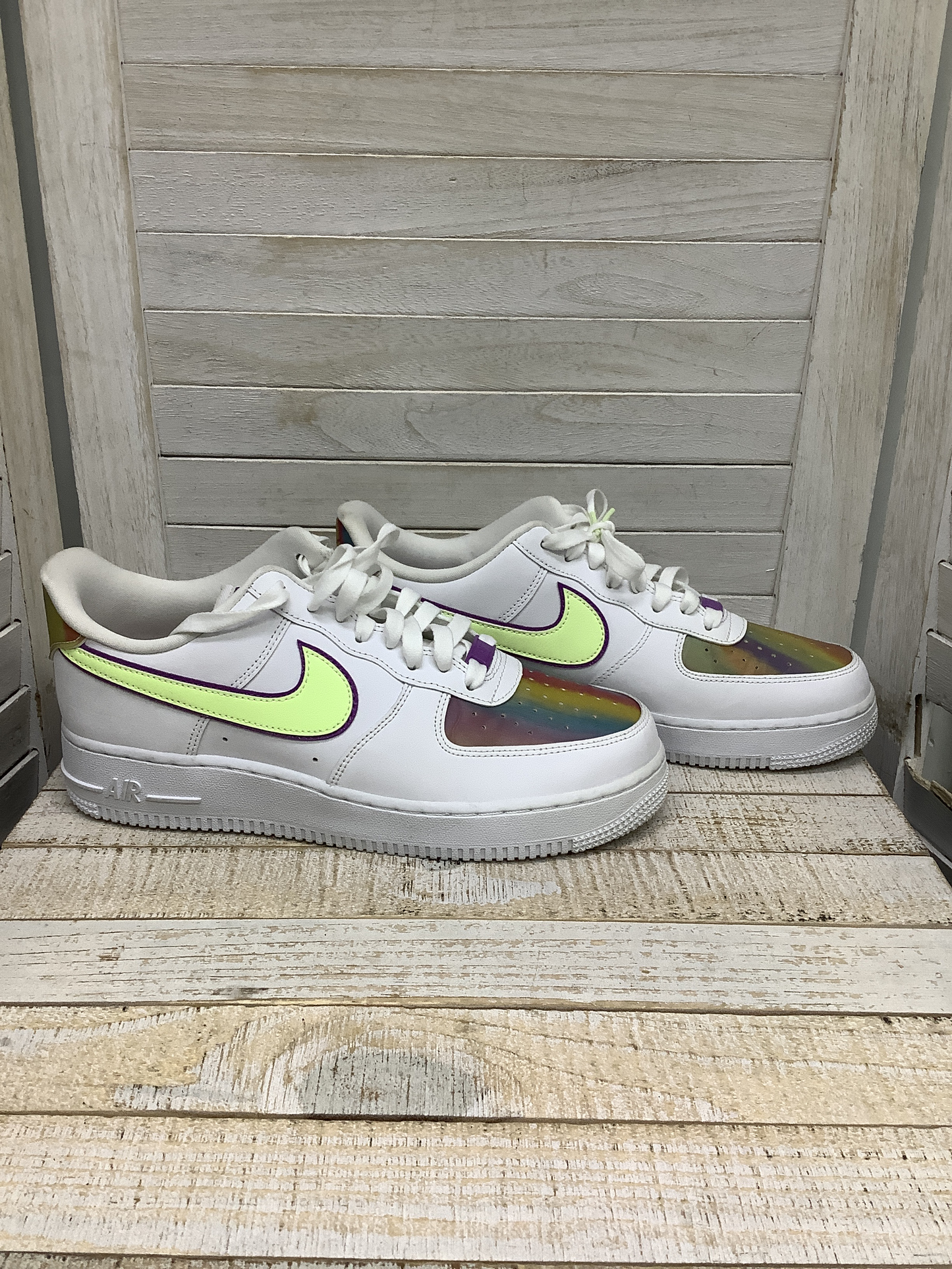 Shoes Athletic By Nike Size: 9.5