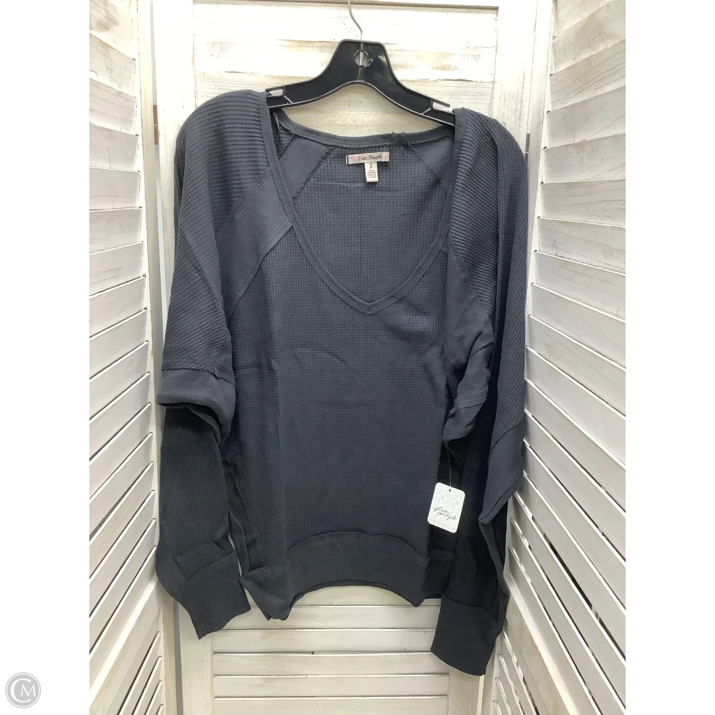 Top Long Sleeve By Free People In Grey, Size: S