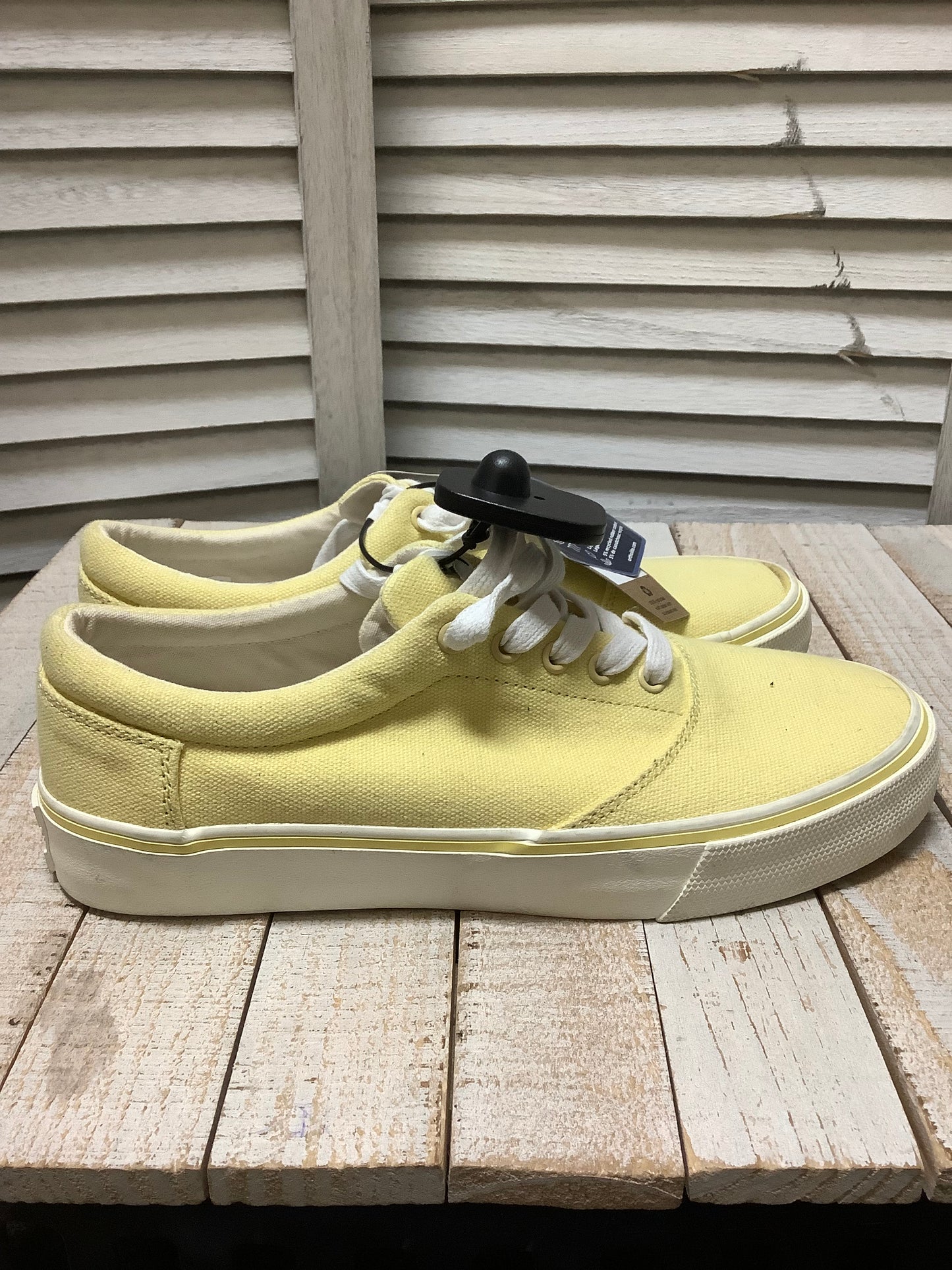 Shoes Sneakers By Toms Size: 7.5