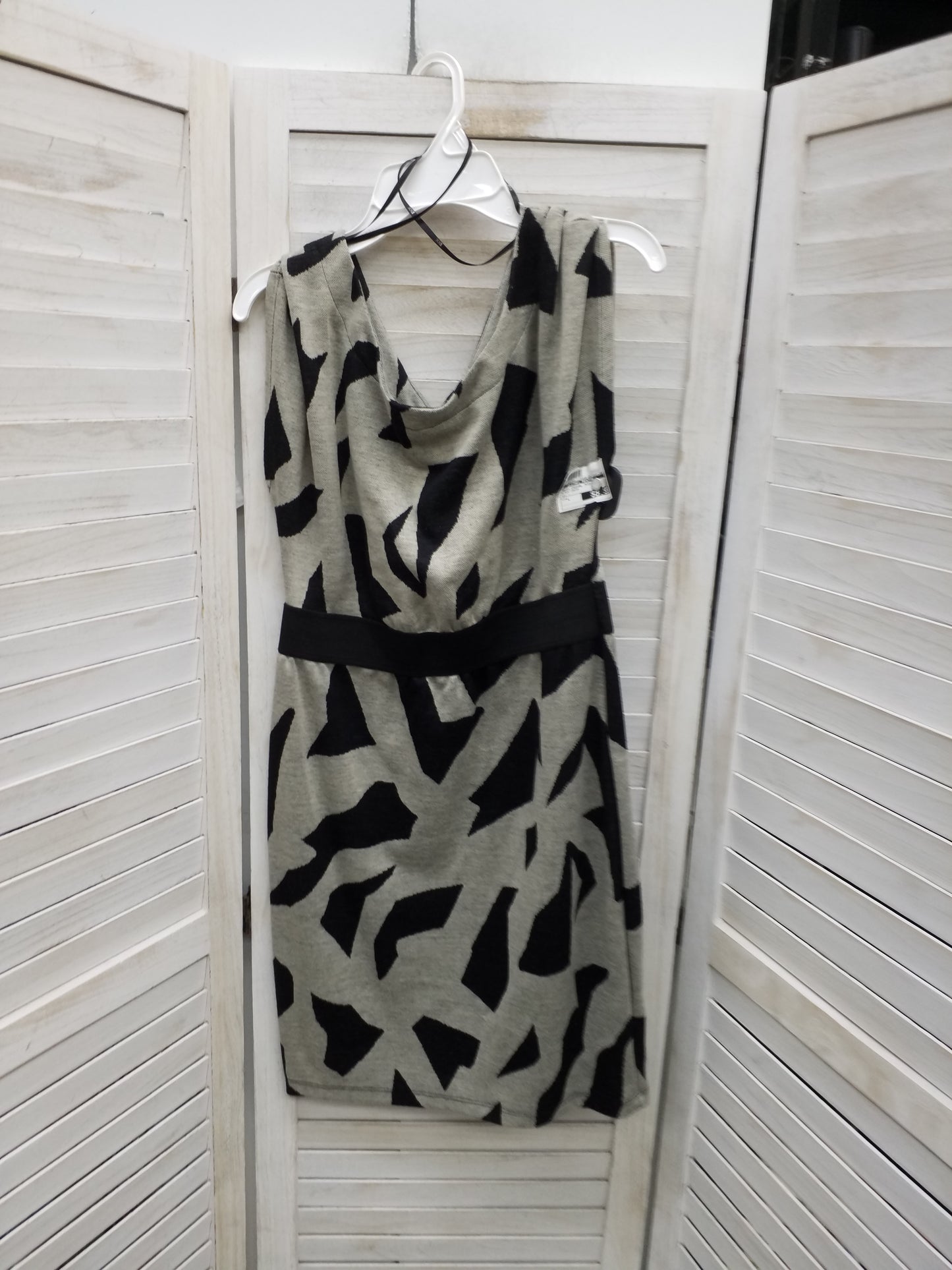 Dress Casual Midi By Clothes Mentor Size: L