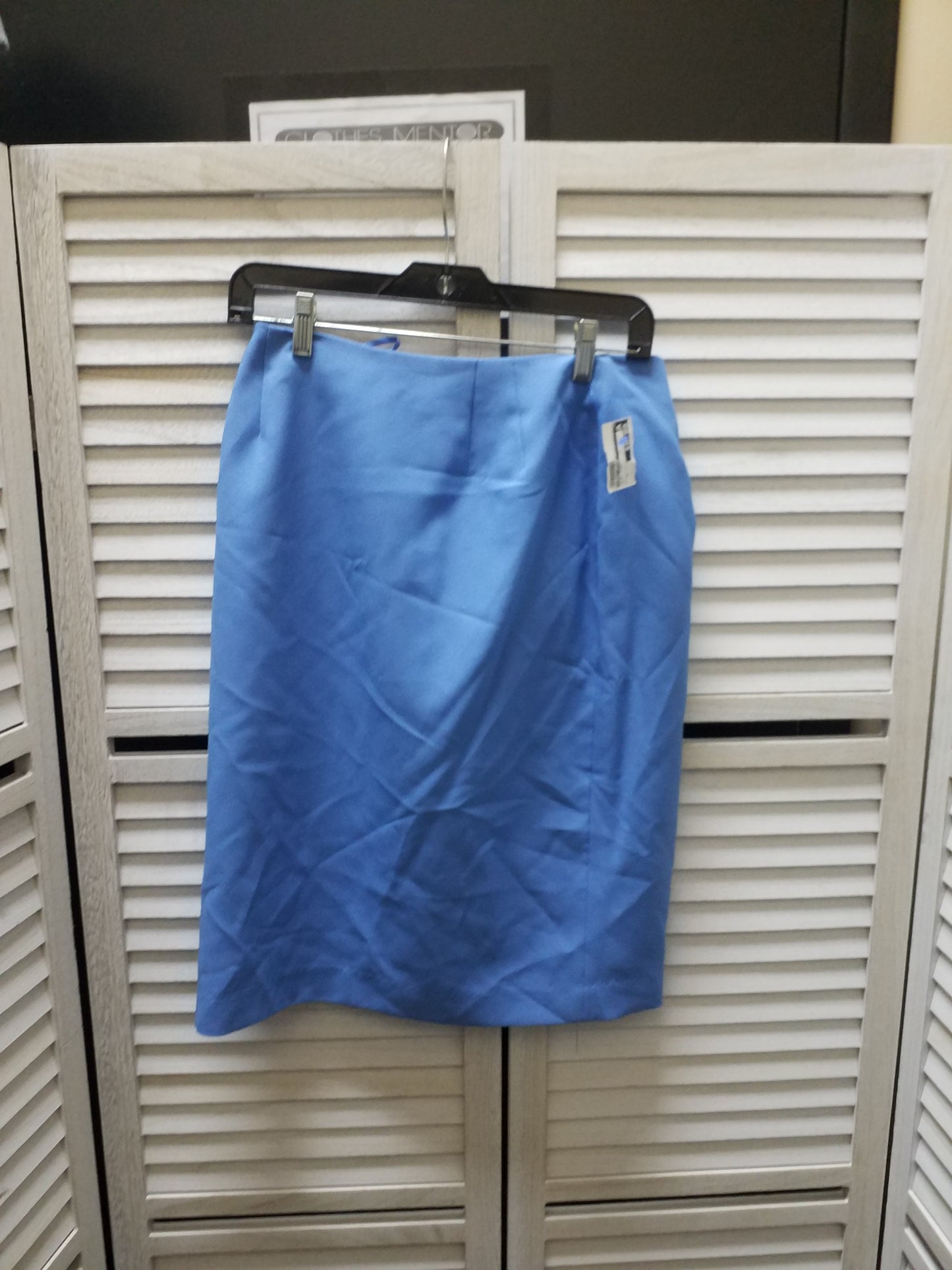 Skirt Midi By Larry Levine Size: 8