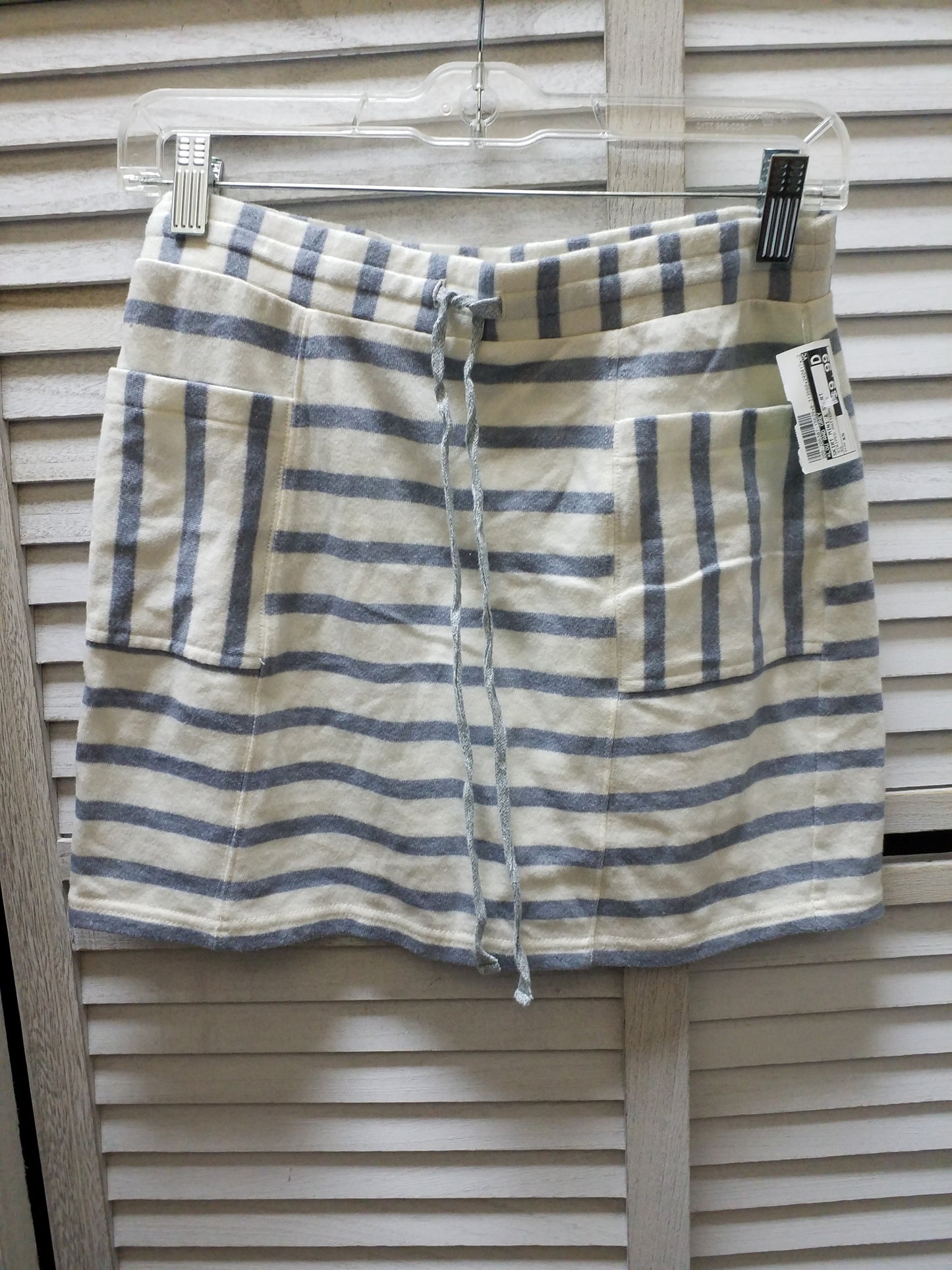 Skirt Mini & Short By Lou And Grey Size: Xs