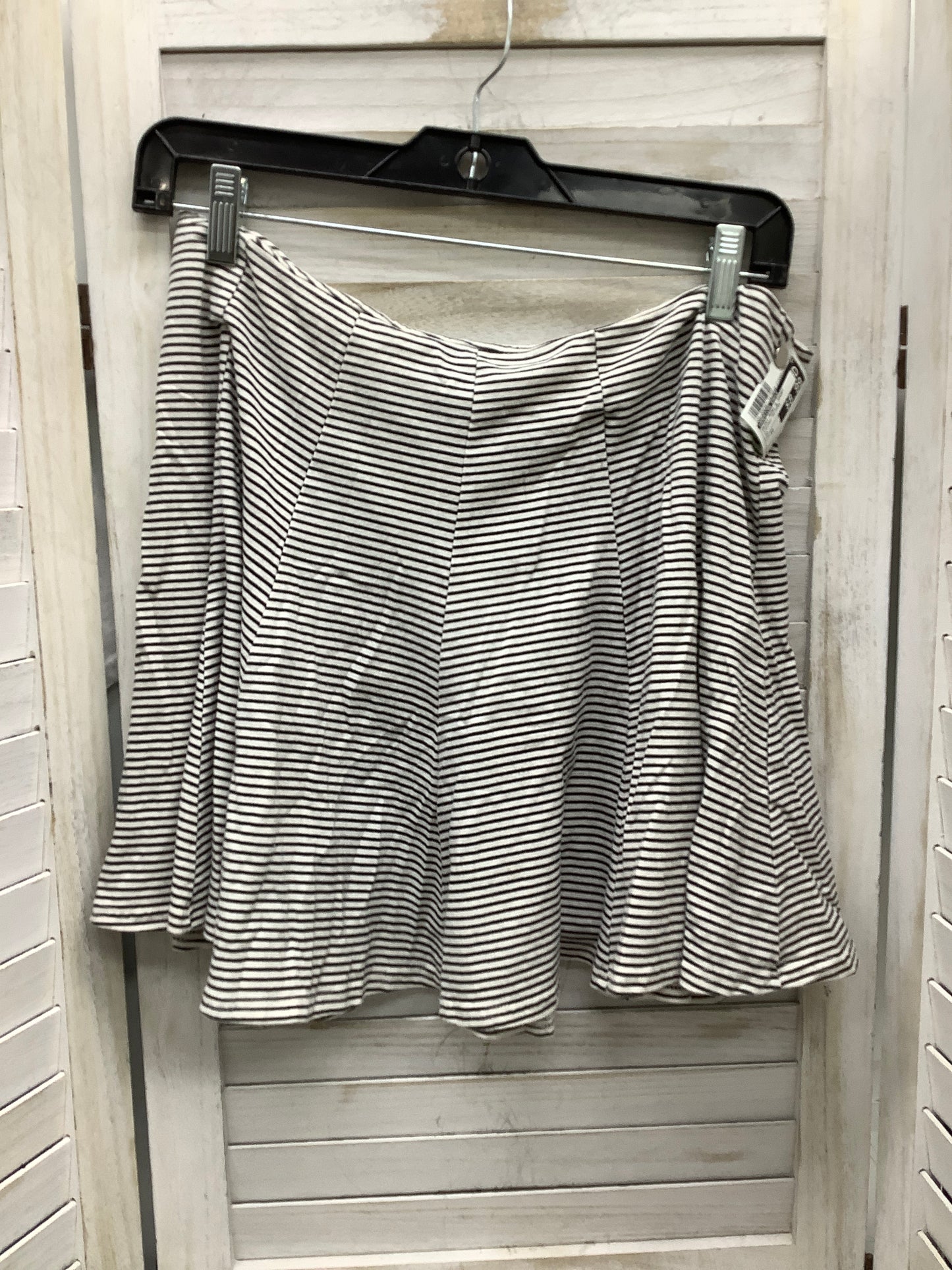 Skirt Mini & Short By American Eagle Size: 10