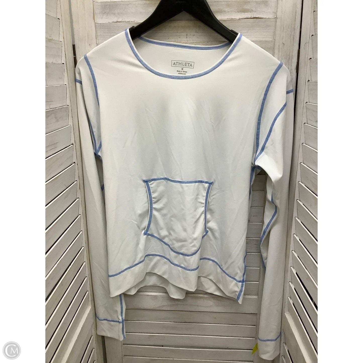 Athletic Top Long Sleeve Collar By Athleta In White, Size: M