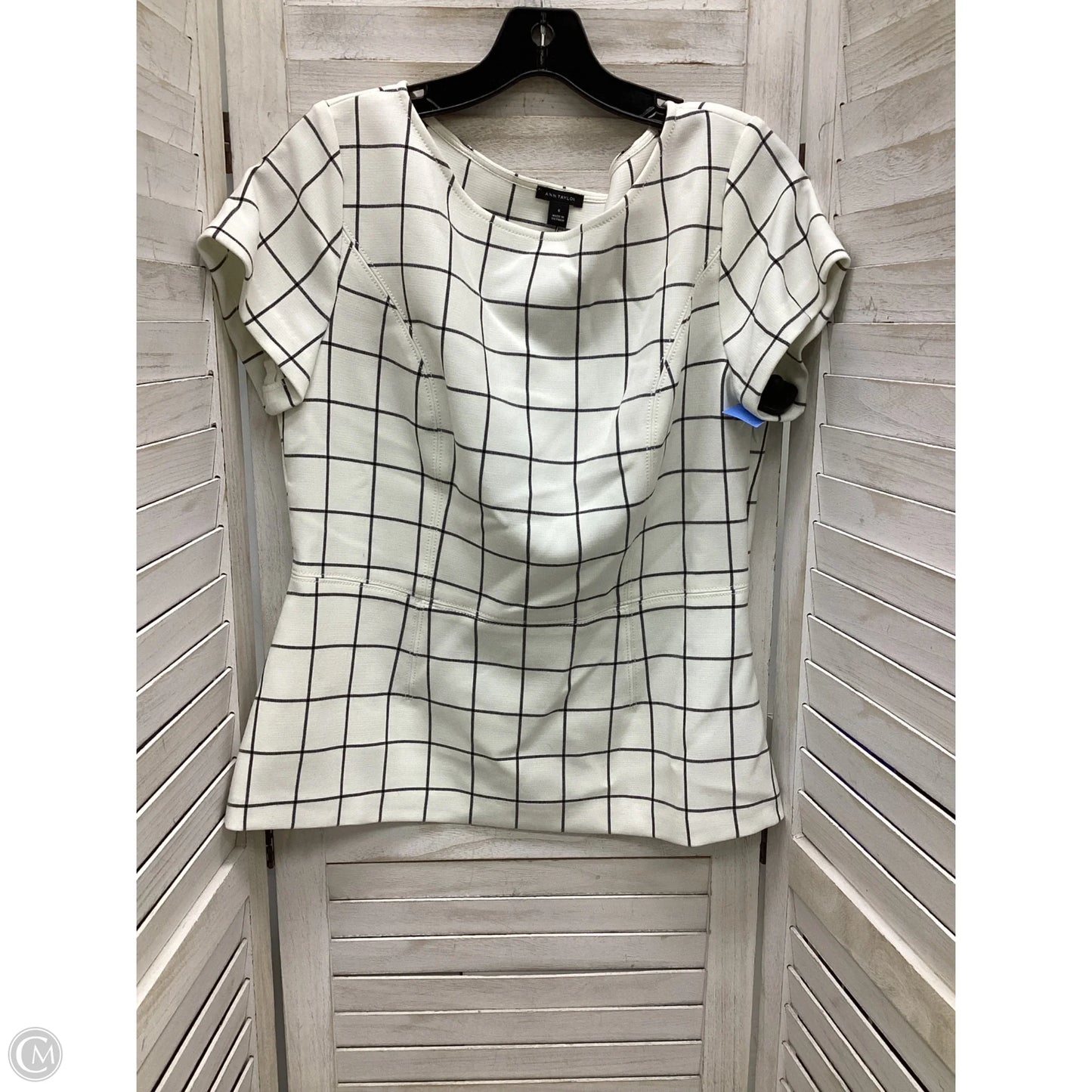 Top Short Sleeve By Ann Taylor In Plaid Pattern, Size: 6
