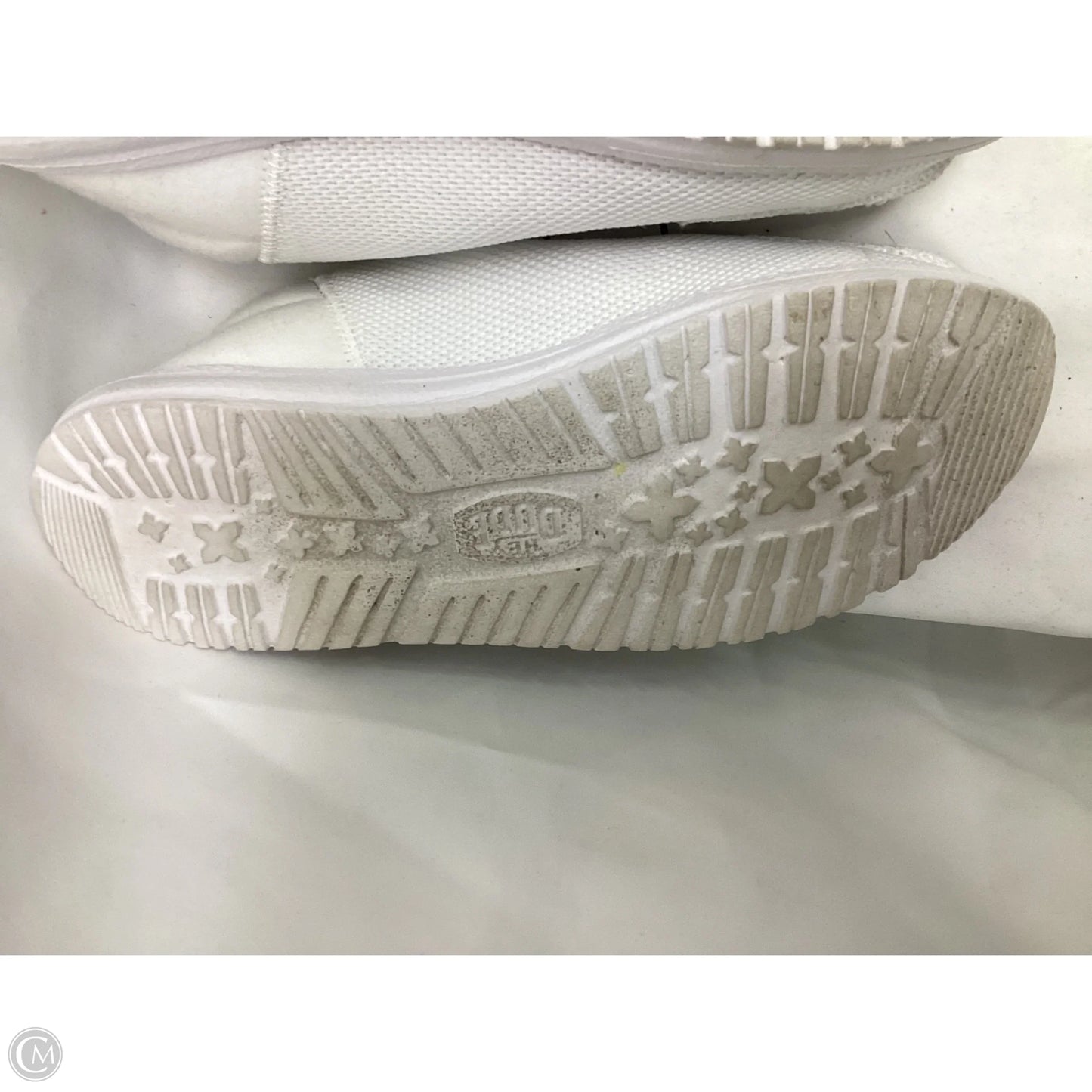Shoes Flats By Hidden In White, Size: 7