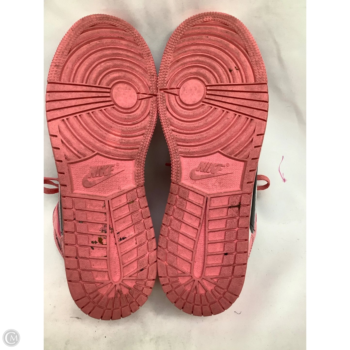 Shoes Luxury Designer By Jordan In Black & Pink, Size: 8.5
