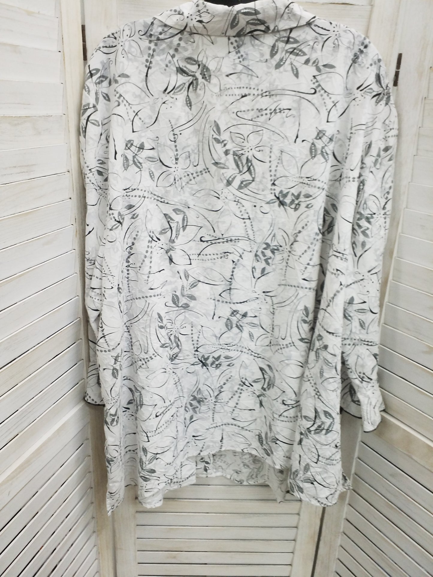 Blouse Long Sleeve By Maggie Barnes Size: 4x