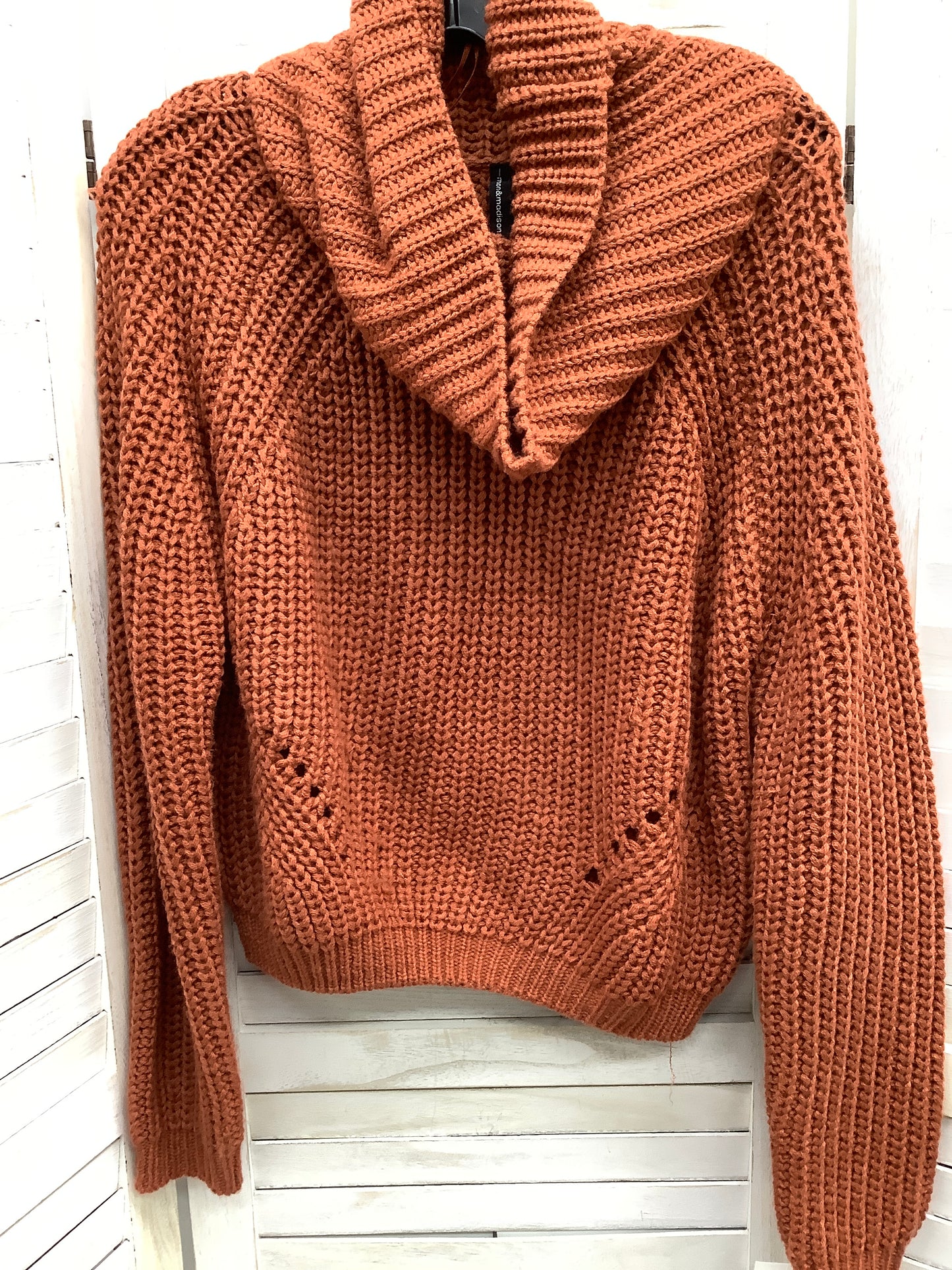 Sweater By Clothes Mentor Size: Xs