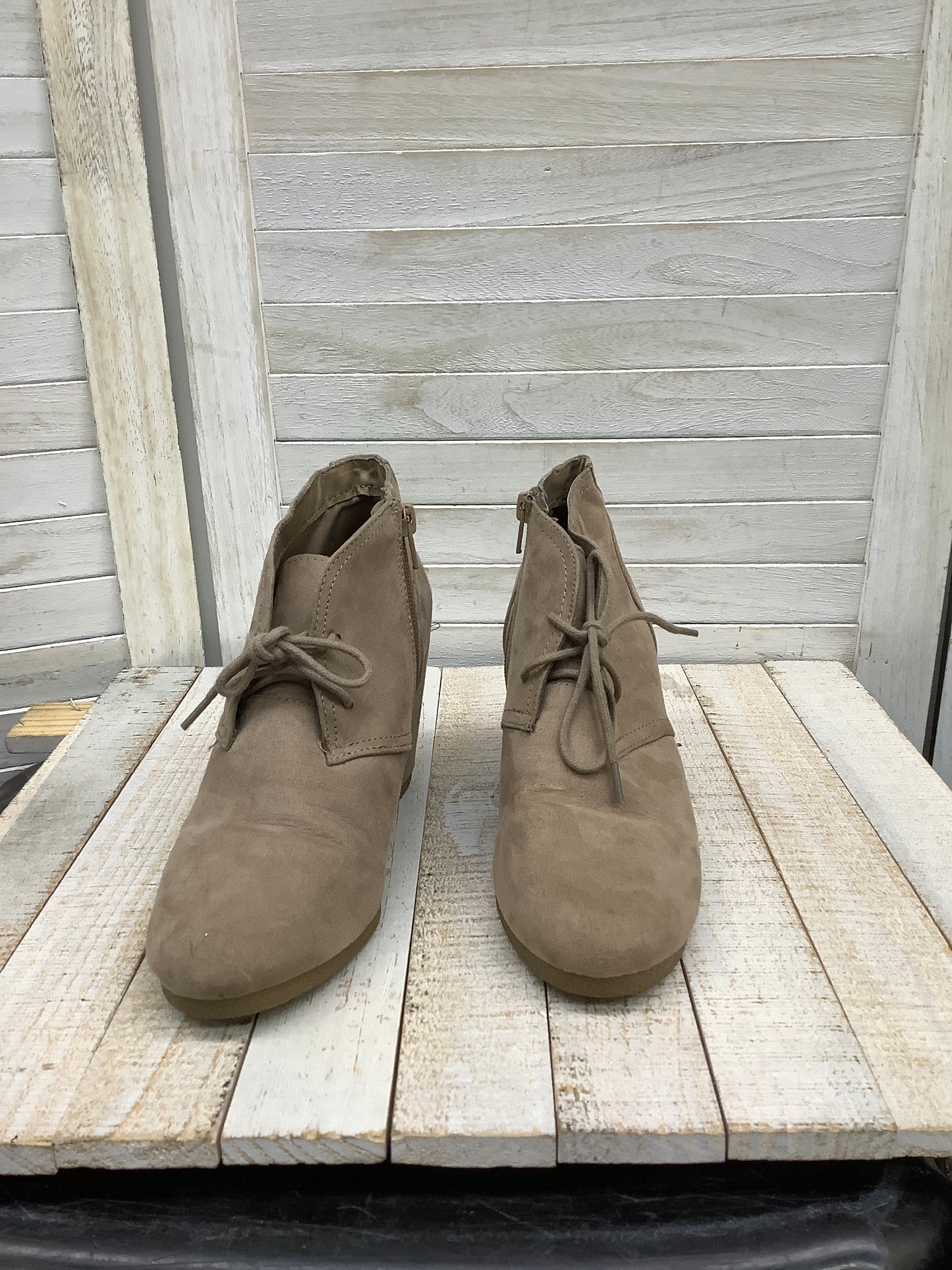 Shoes Heels Wedge By Universal Thread Size: 7
