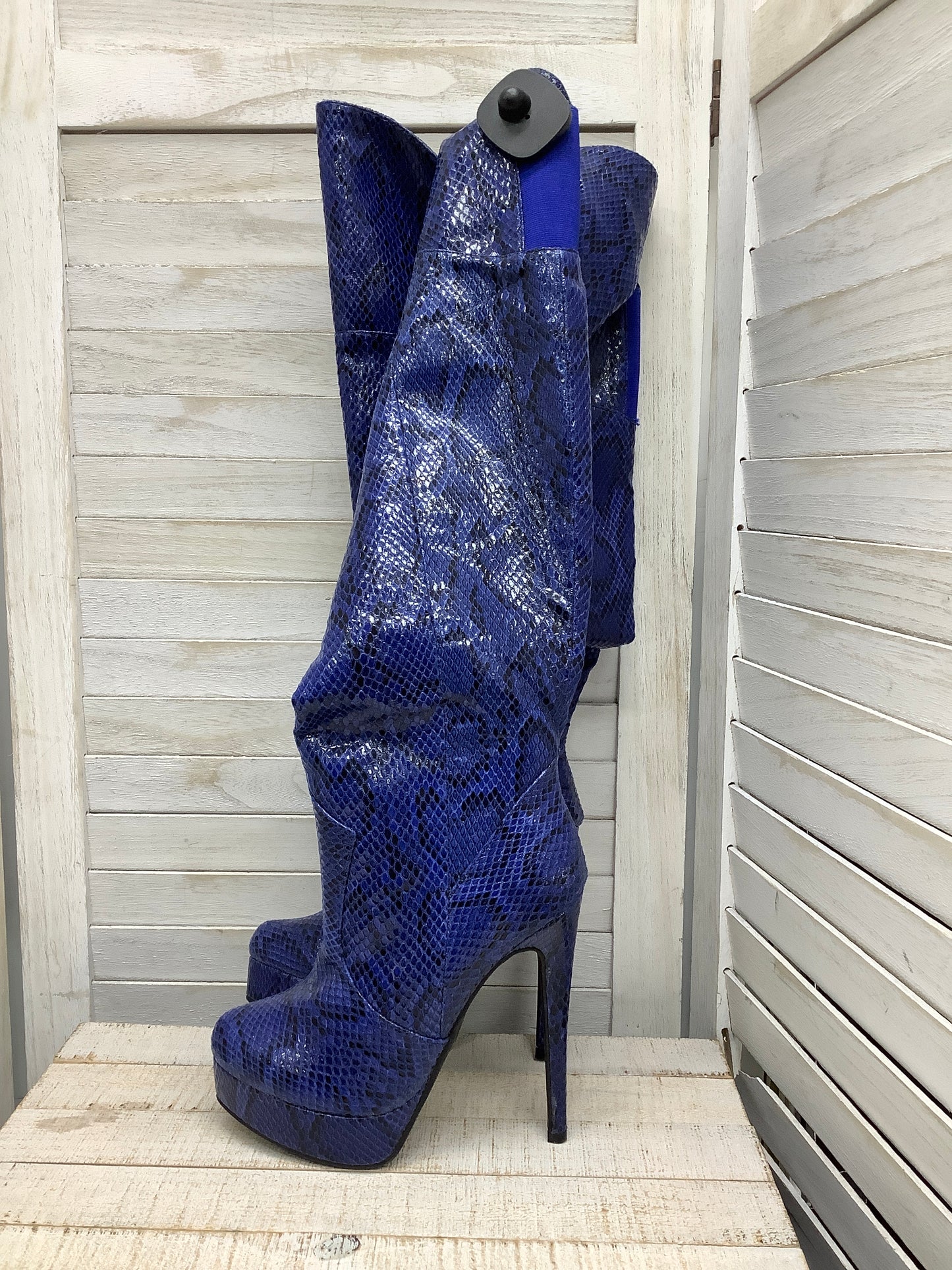 Boots Knee Heels By Clothes Mentor Size: 6.5