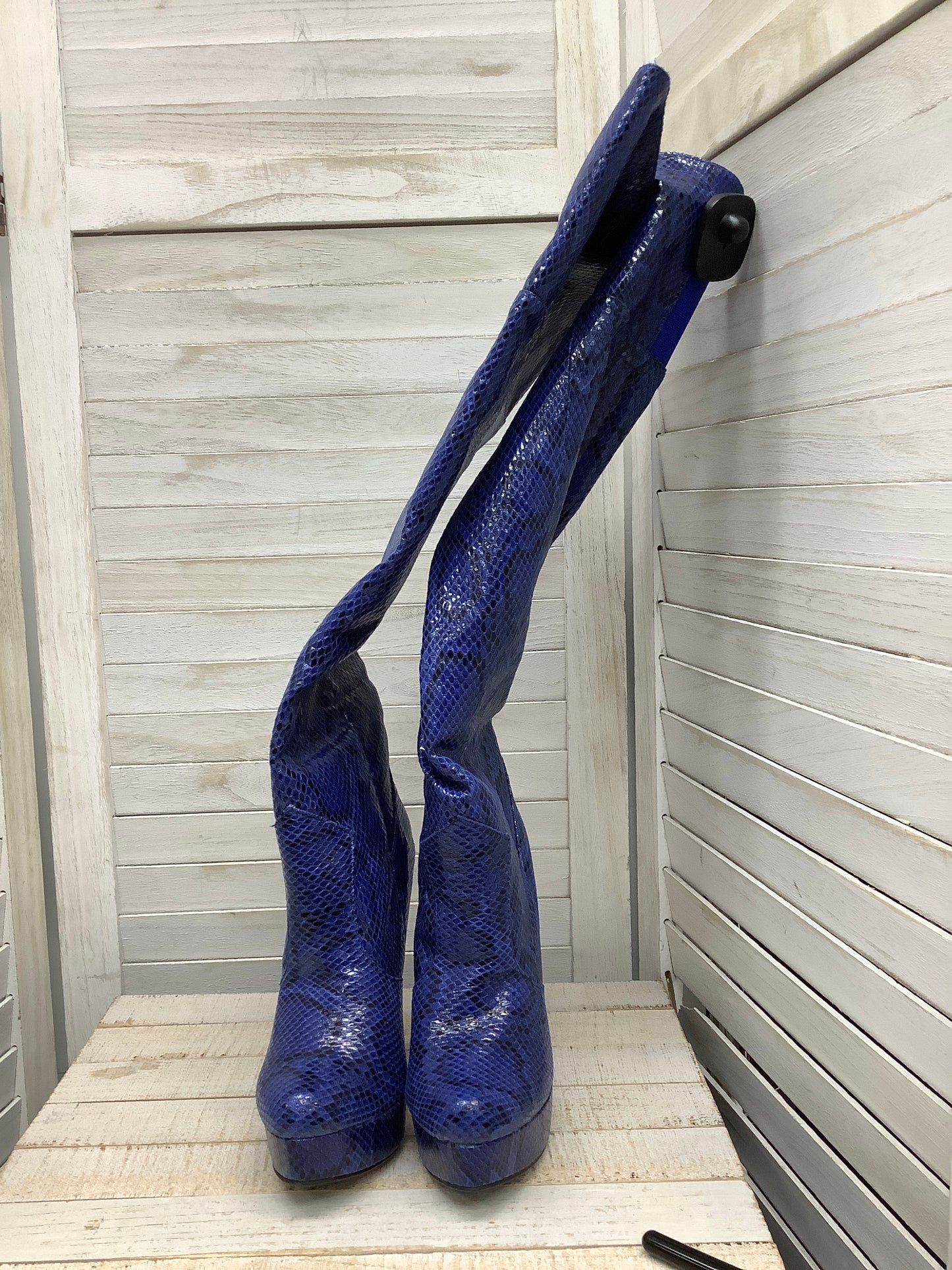 Boots Knee Heels By Clothes Mentor Size: 6.5
