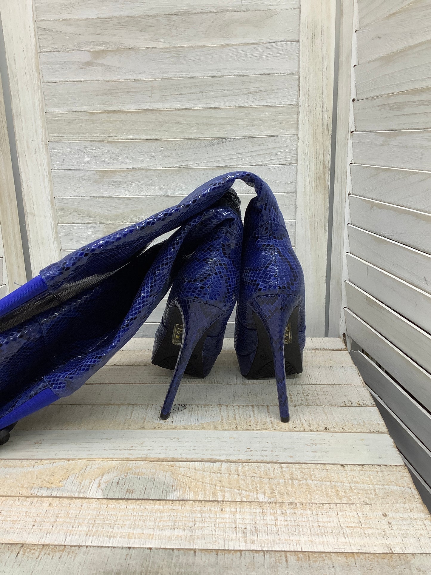 Boots Knee Heels By Clothes Mentor Size: 6.5
