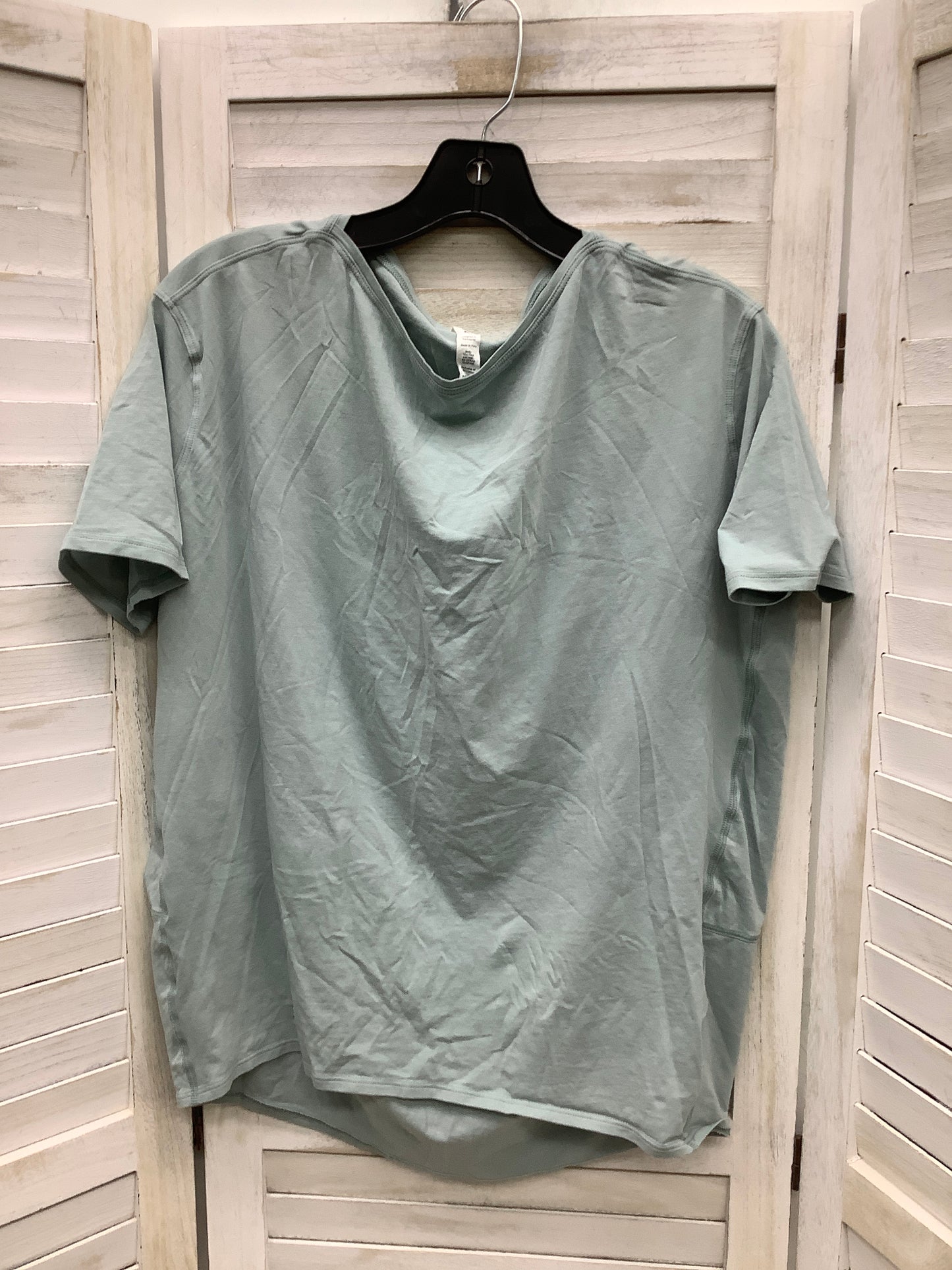 Athletic Top Short Sleeve By Lululemon Size: 6
