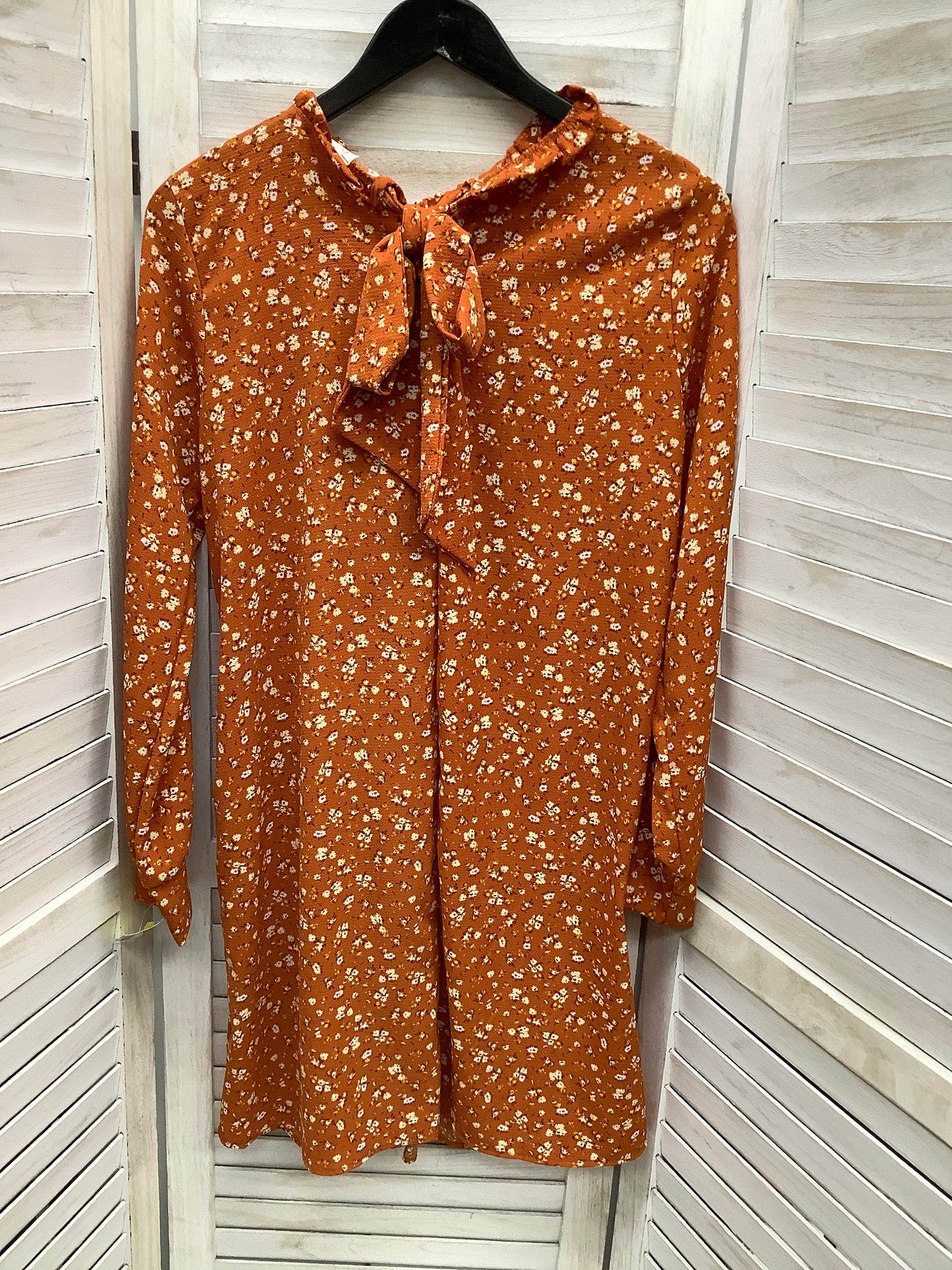 Dress Casual Short By Clothes Mentor Size: M