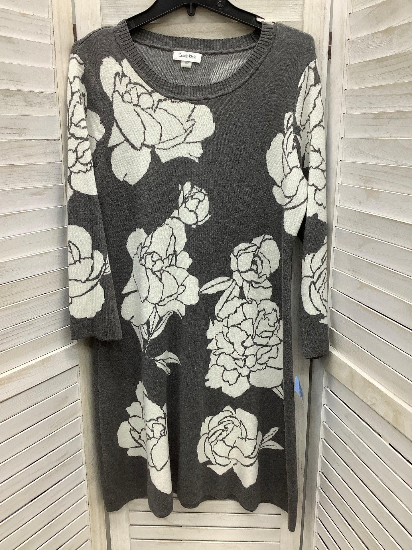 Dress Casual Short By Calvin Klein Size: L