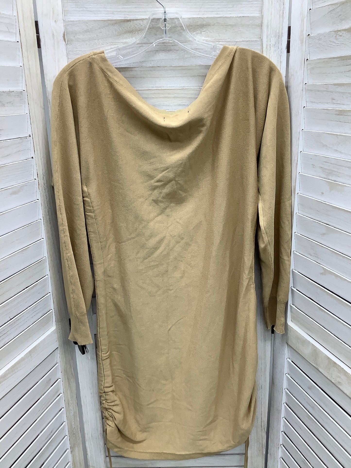 Dress Casual Midi By Love Tree Size: M