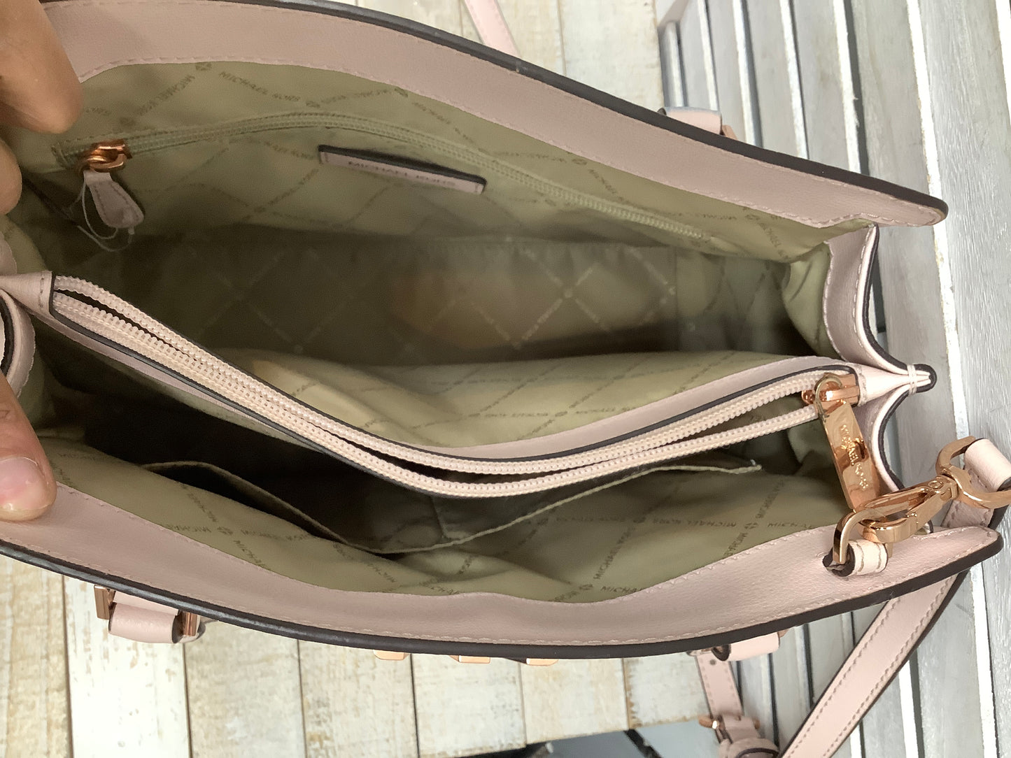 Crossbody Designer By Michael Kors Size: Medium