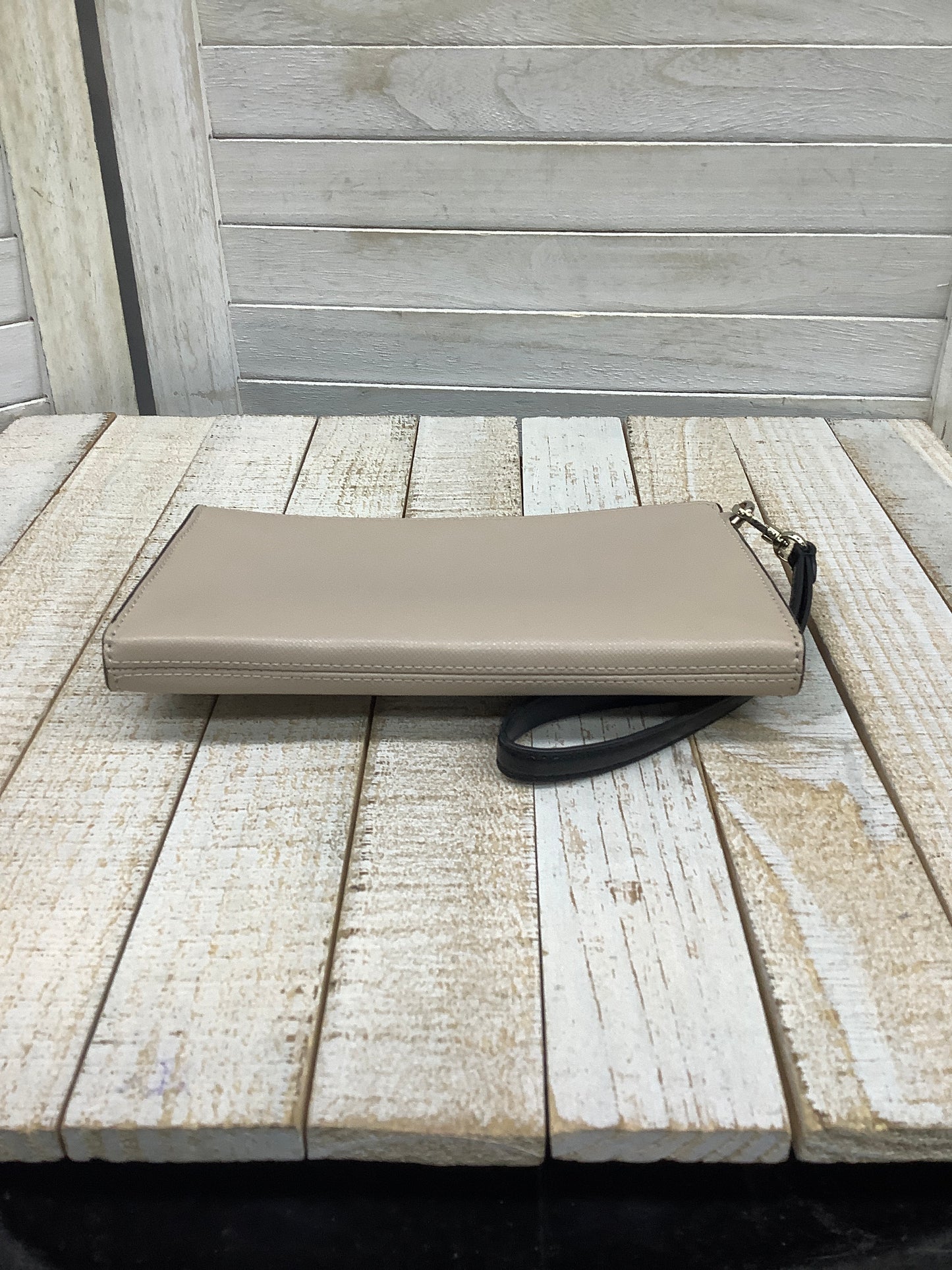 Wristlet Designer By Kate Spade Size: Medium