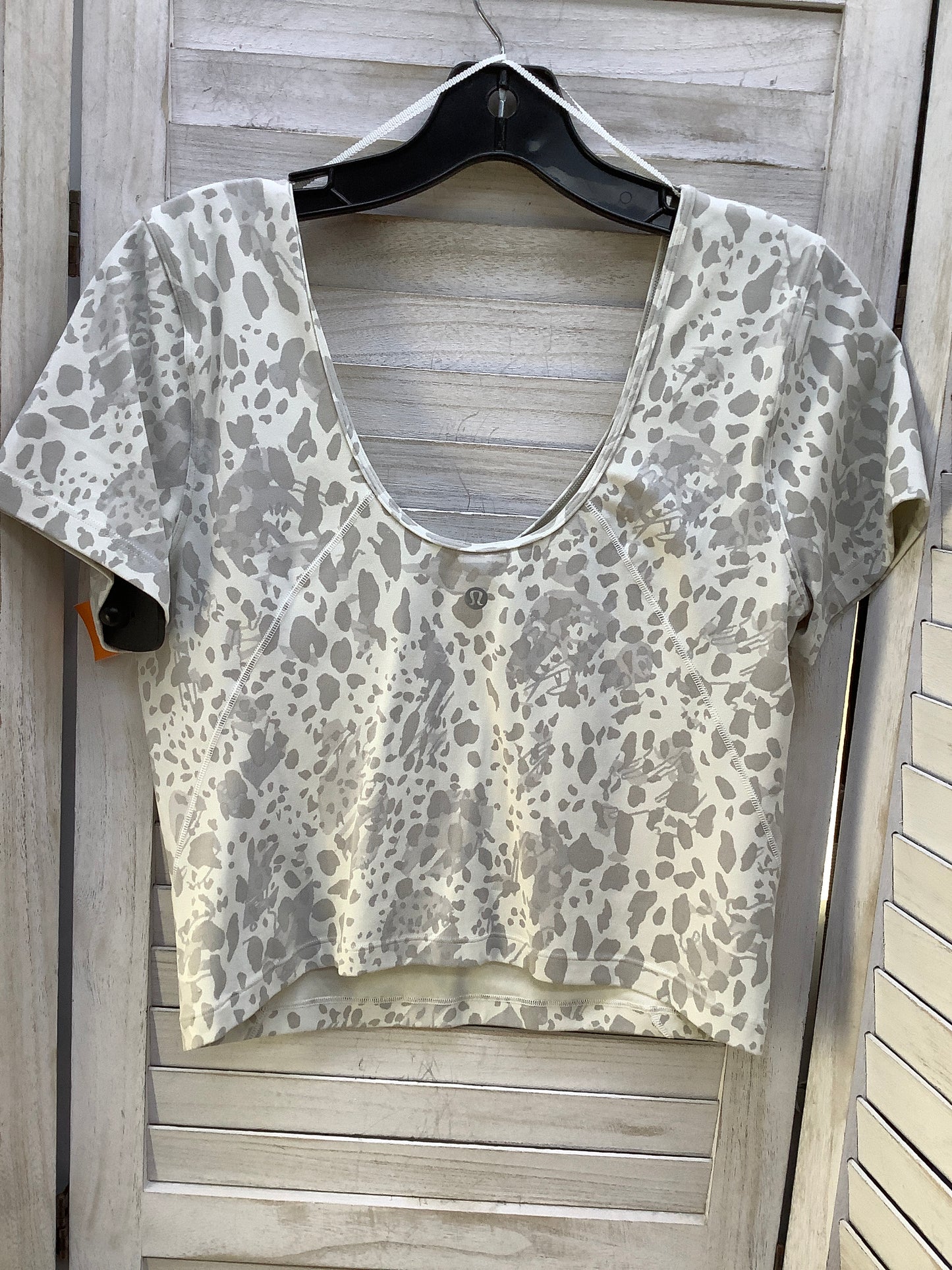 Athletic Top Short Sleeve By Lululemon Size: 10