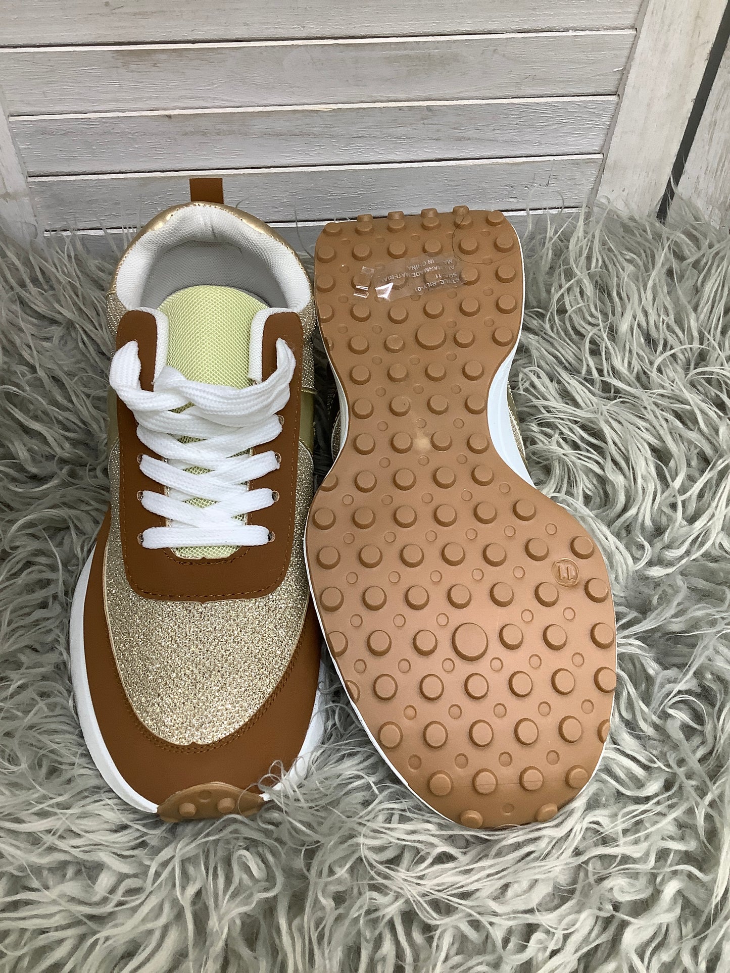 Shoes Sneakers By Rouge Size: 11