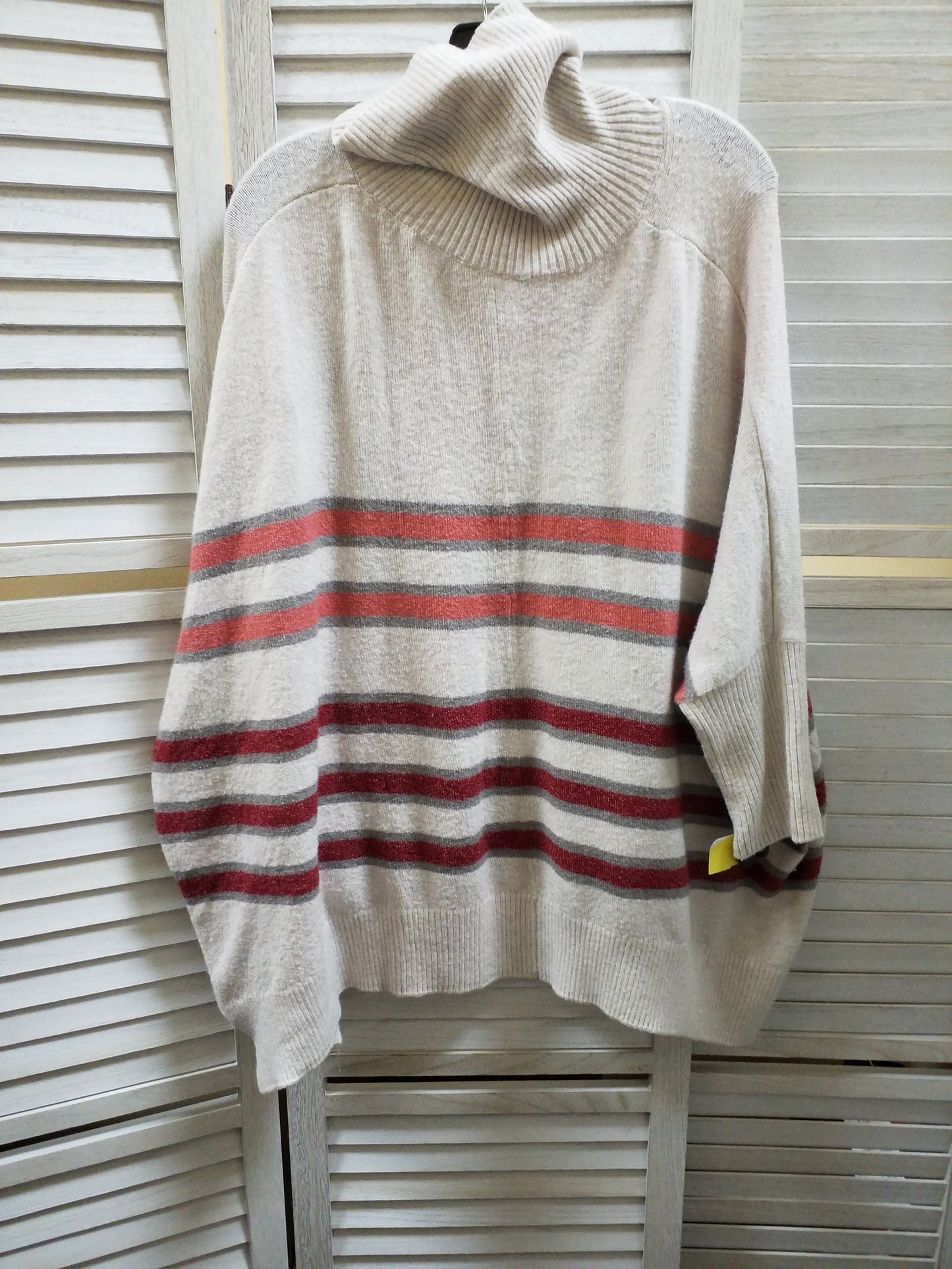 Sweater By Clothes Mentor Size: M