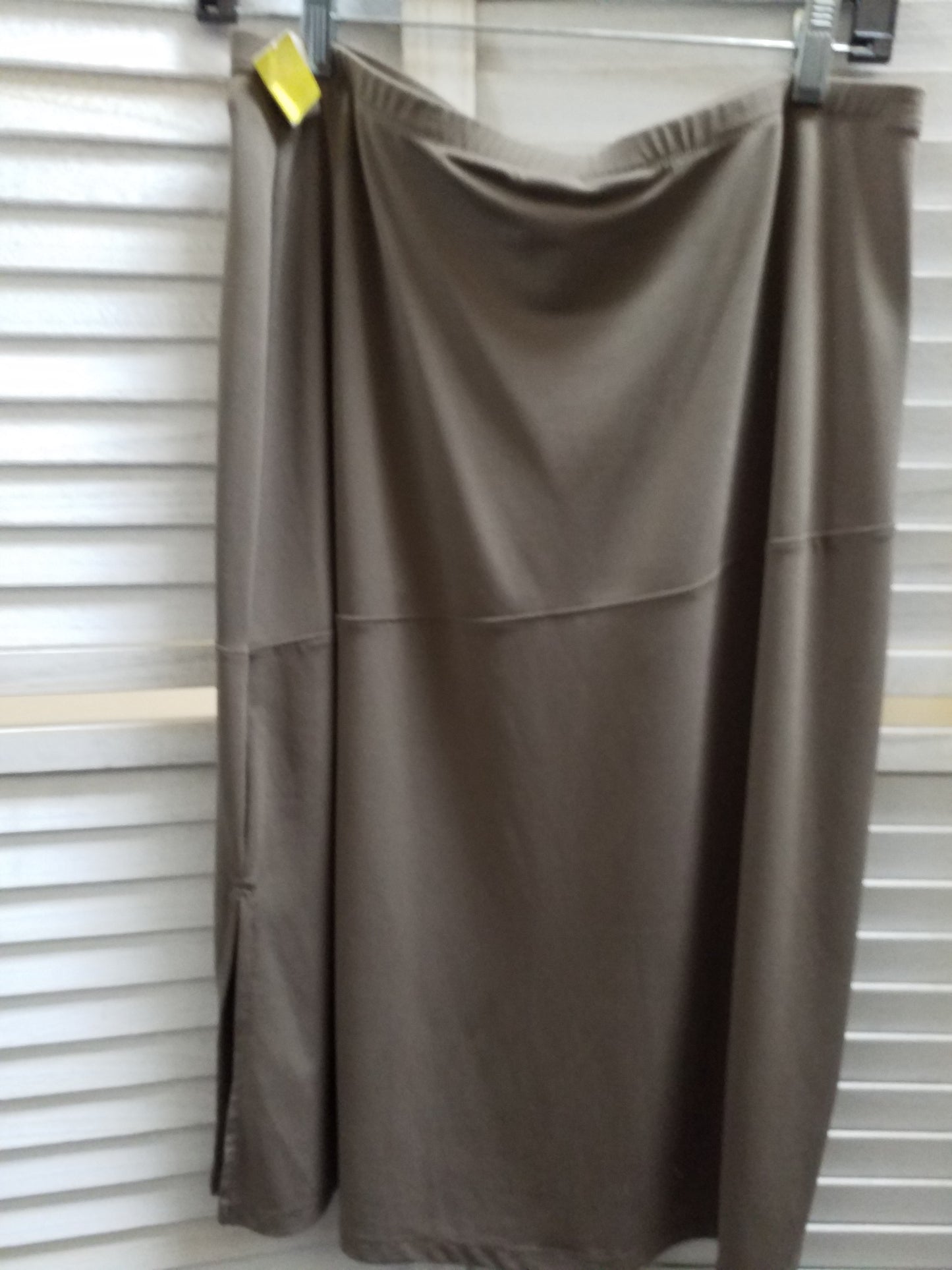 Skirt Midi By Merona Size: L