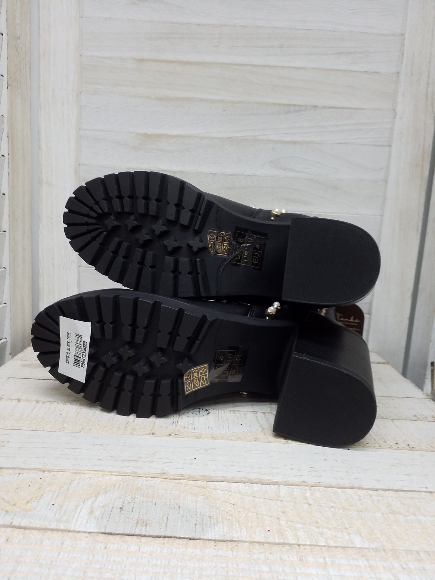 Boots Ankle Heels By Clothes Mentor Size: 10