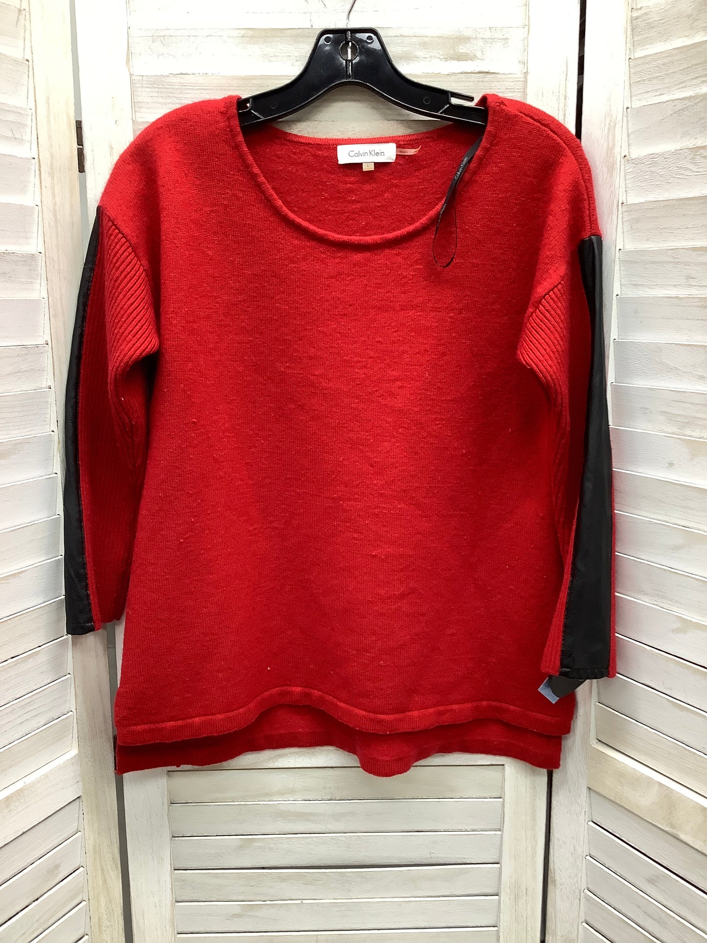 Sweater By Calvin Klein Size: L