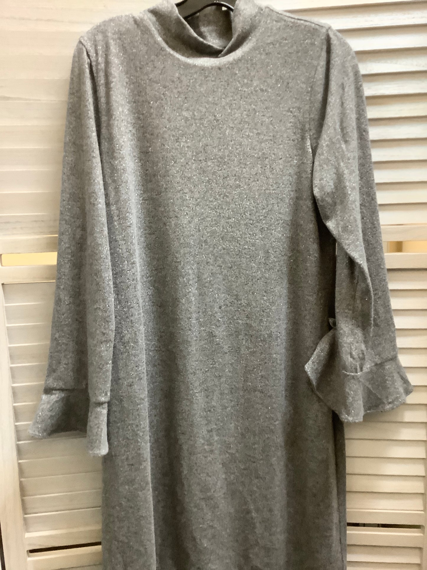 Dress Casual Short By White House Black Market Size: L