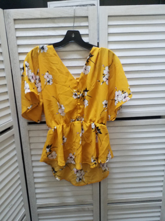 Blouse Short Sleeve By Sienna Sky  Size: M