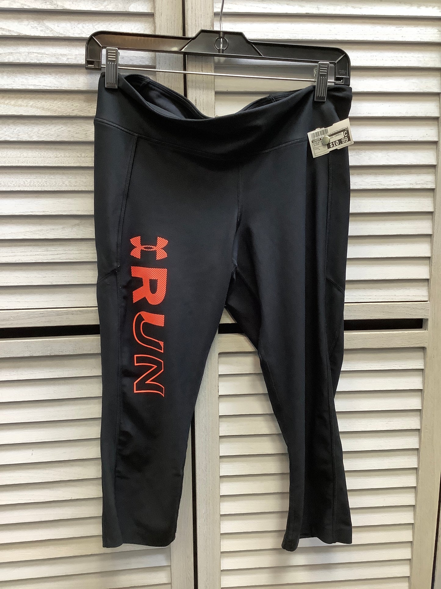 Athletic Leggings Capris By Under Armour In Black, Size: L