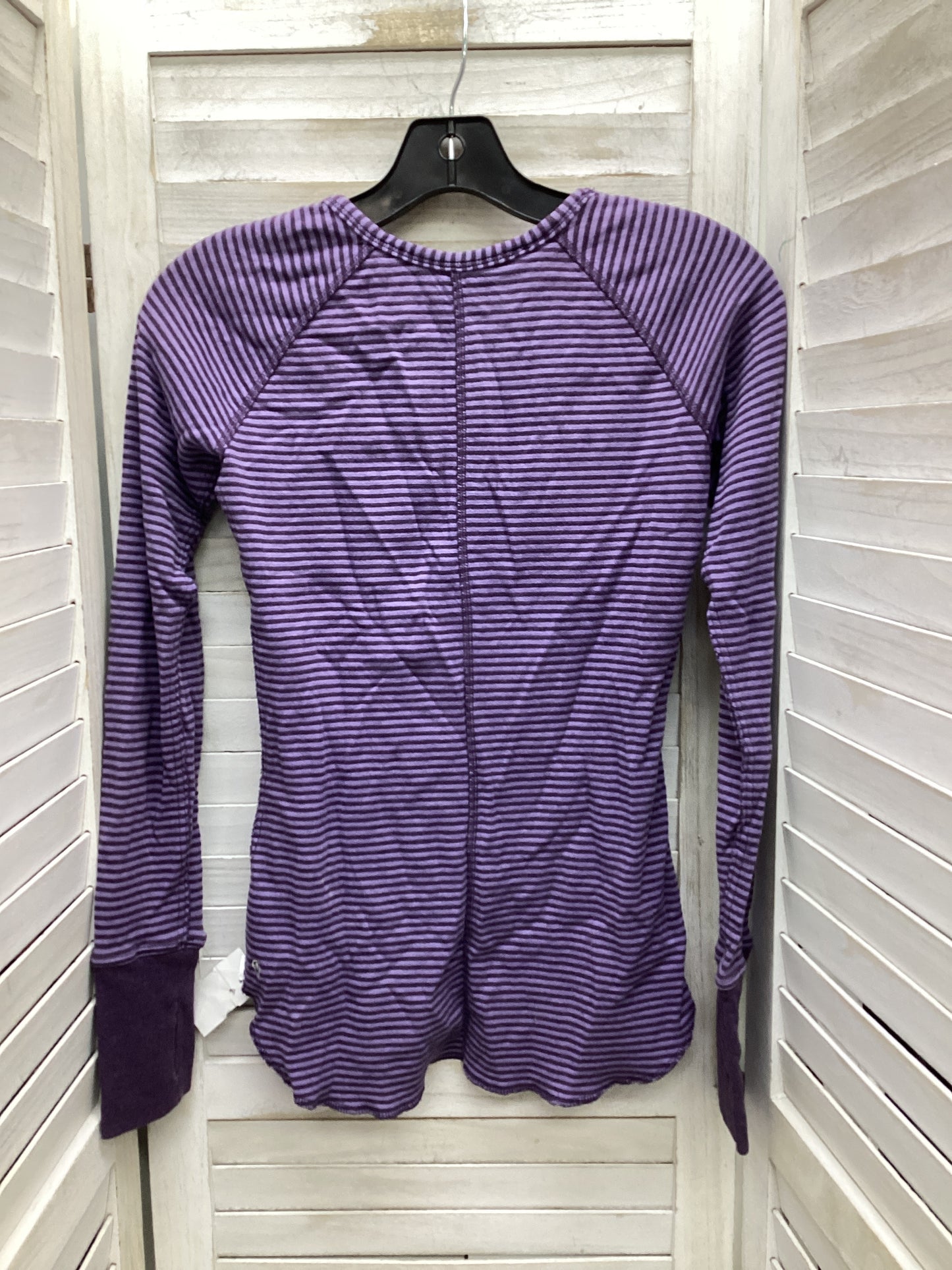 Athletic Top Long Sleeve Crewneck By Lululemon In Striped Pattern, Size: 4