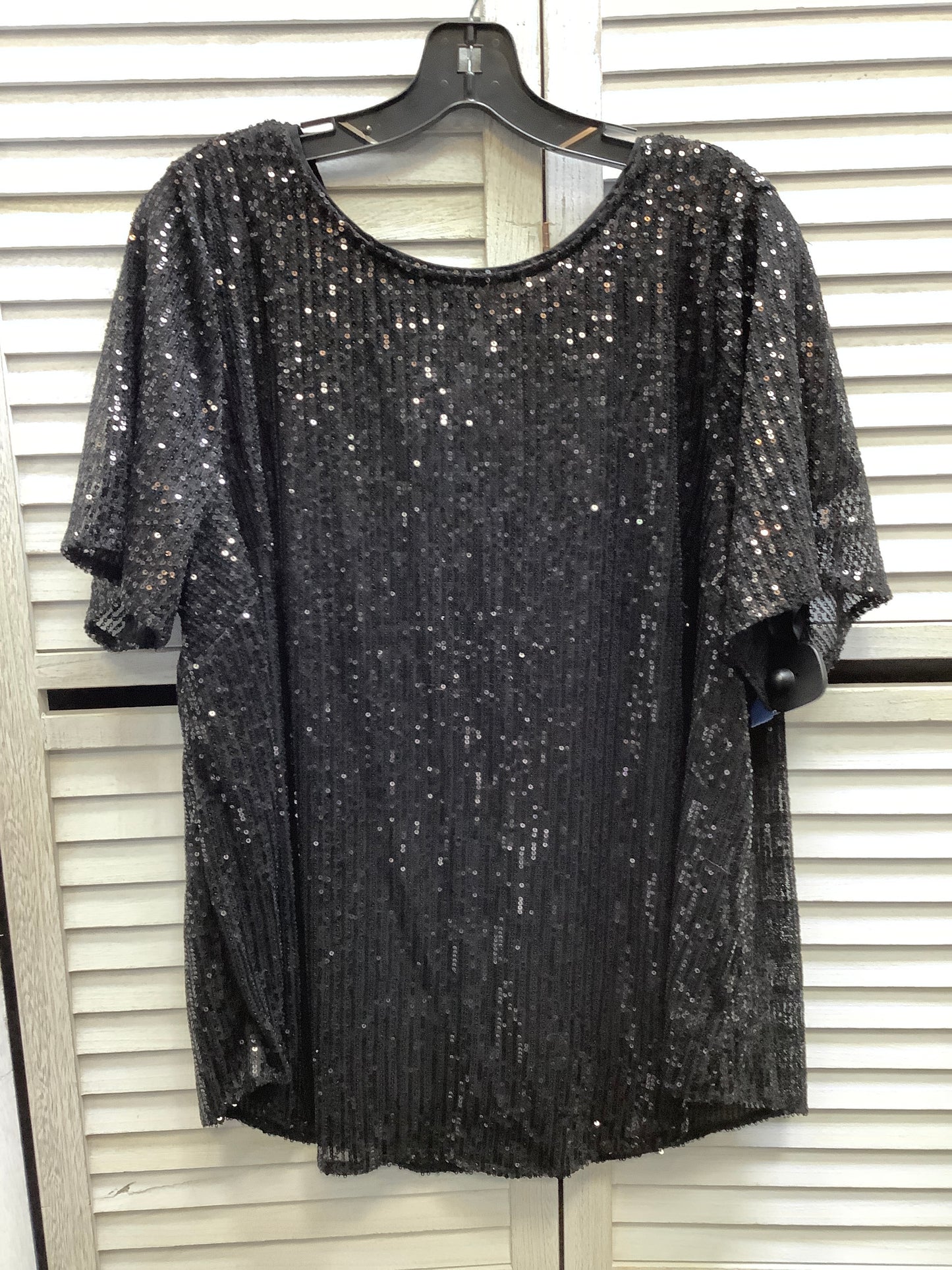 Top Short Sleeve By Torrid In Black, Size: 1x