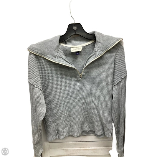 Top Long Sleeve By Universal Thread In Grey, Size: L