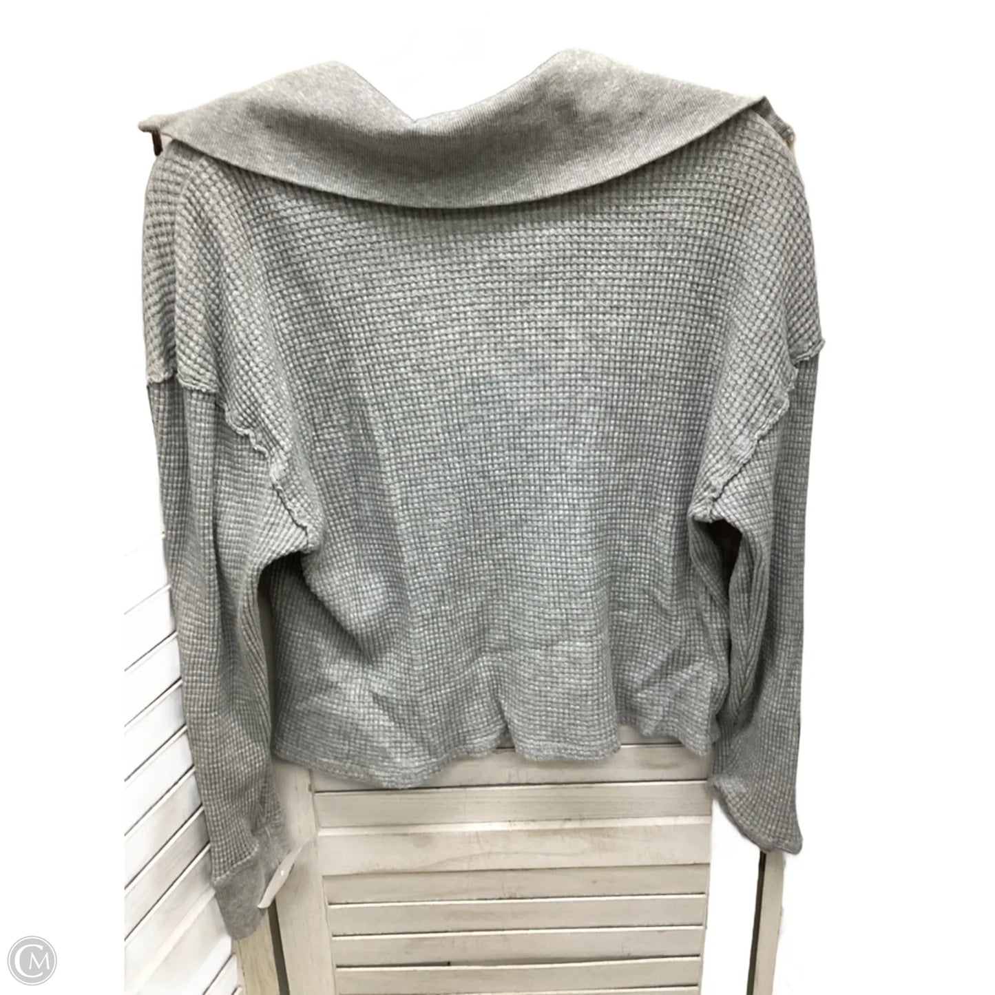 Top Long Sleeve By Universal Thread In Grey, Size: L