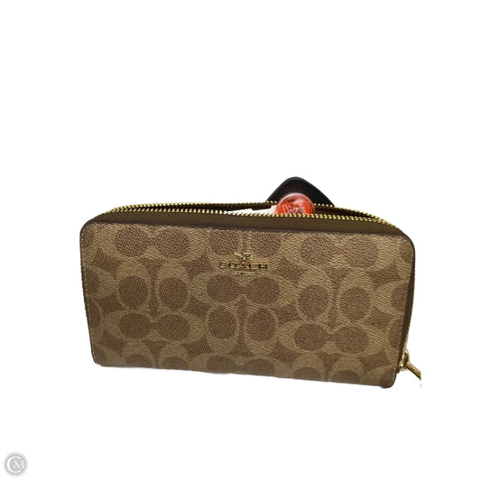 Wristlet Designer By Coach, Size: Medium
