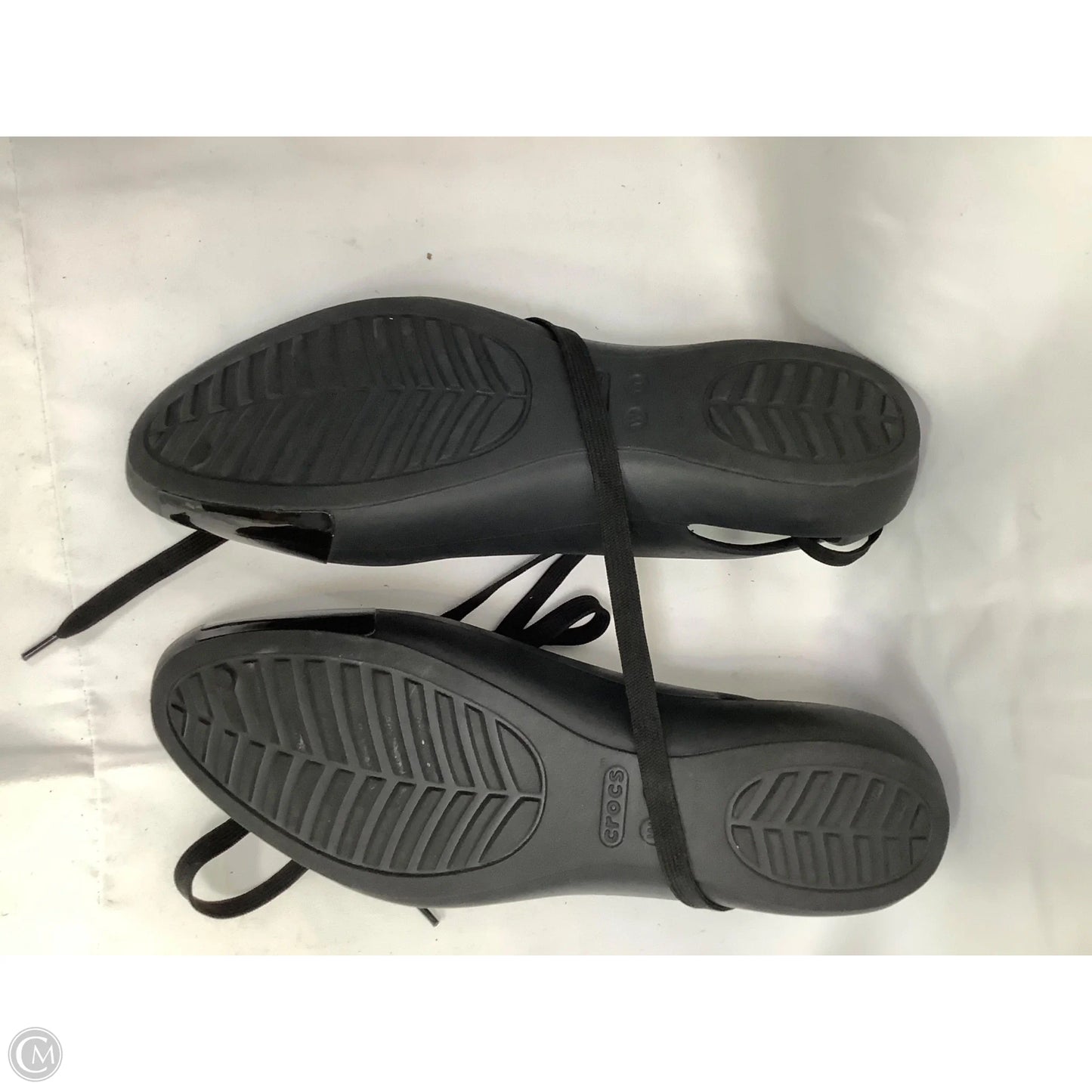 Shoes Flats By Crocs In Black, Size: 11