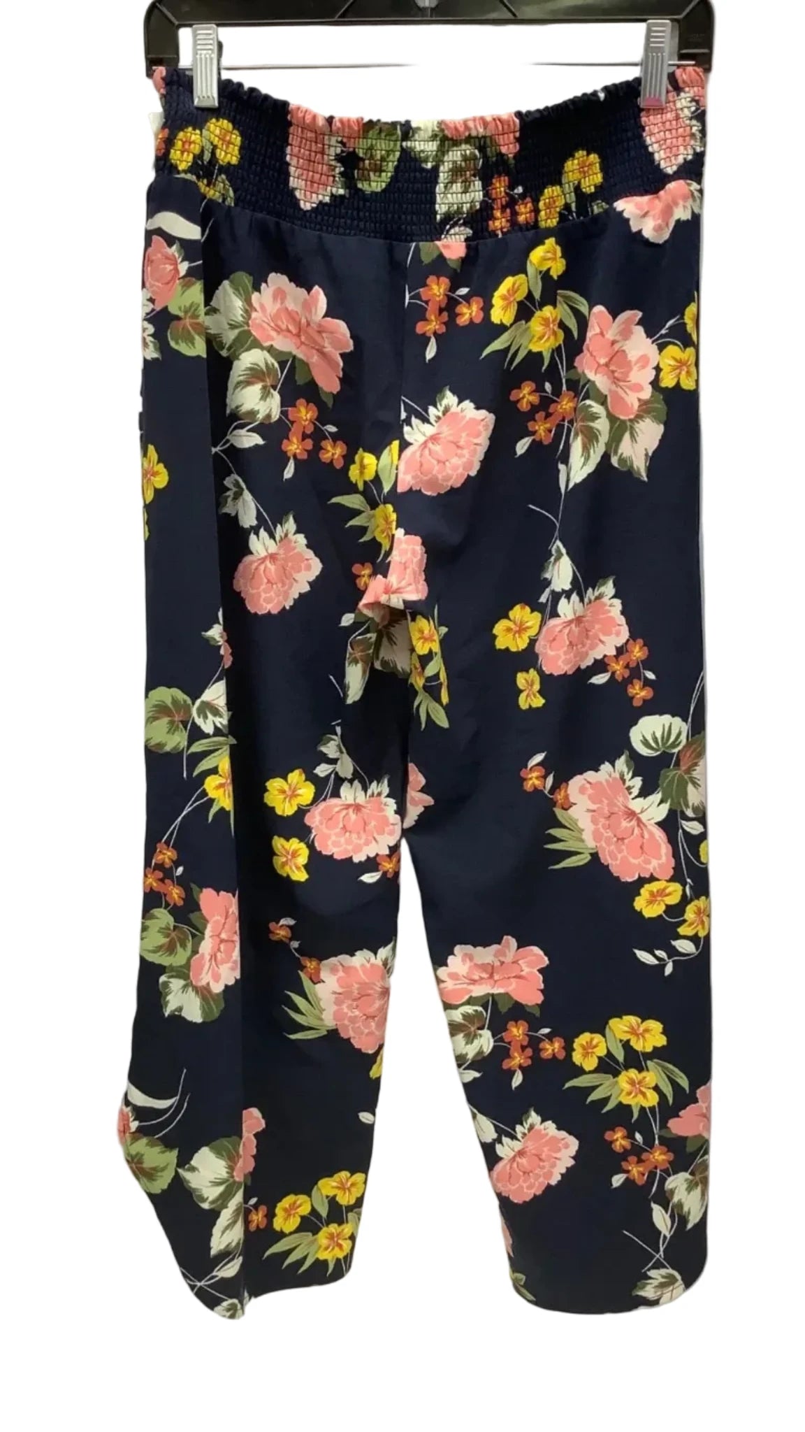 Capris By Cato In Floral Print, Size: Xs