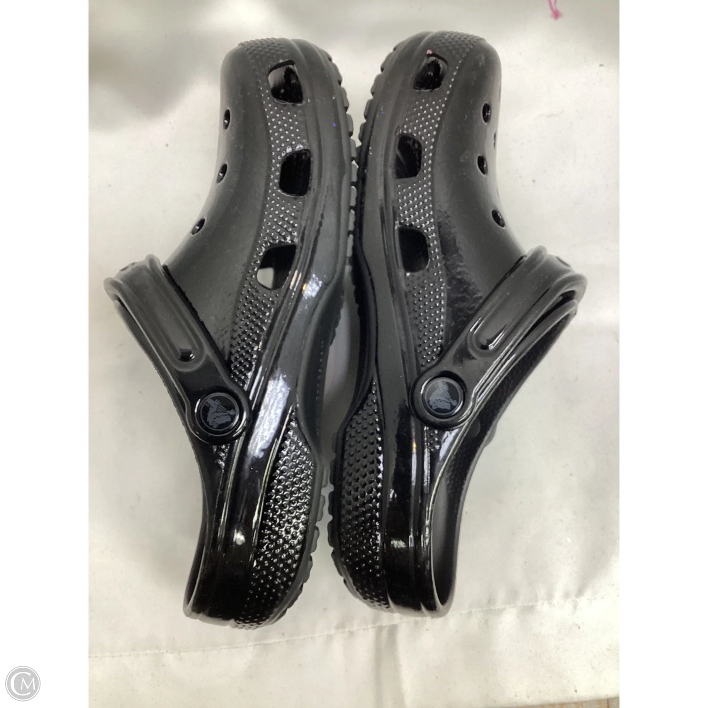 Shoes Flats By Crocs In Black, Size: 8