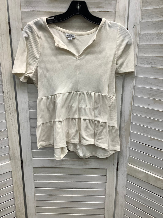 Top Short Sleeve By Love Fire In Ivory, Size: M