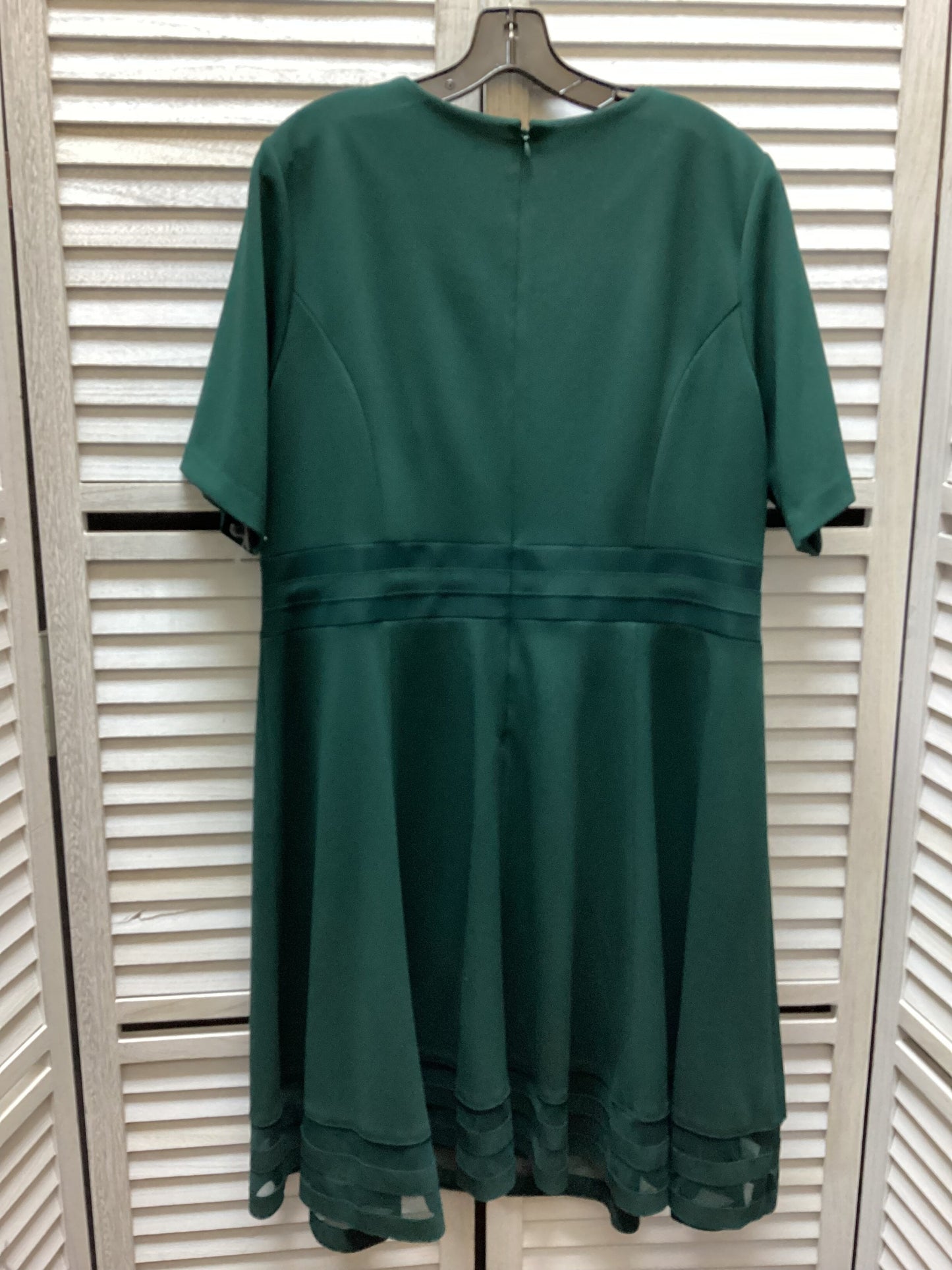 Dress Casual Midi By Calvin Klein  Size: 16