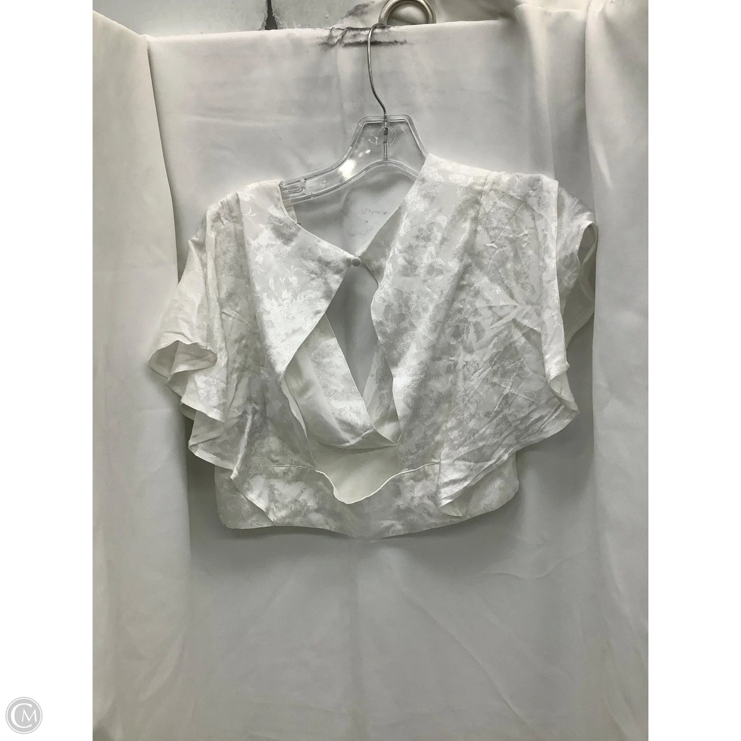 Top Short Sleeve By Forever 21 In White, Size: M