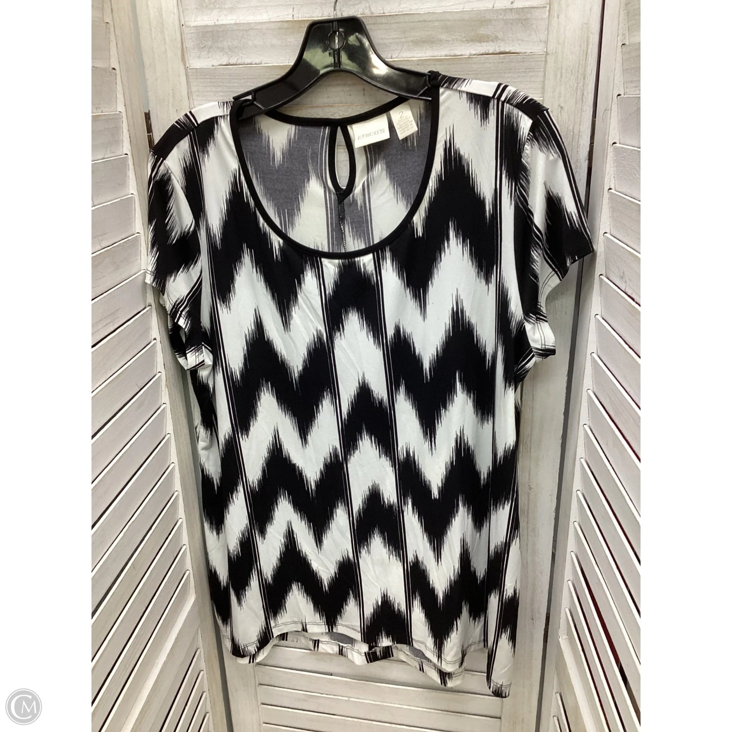 Top Short Sleeve By Chicos In Black & White, Size: M