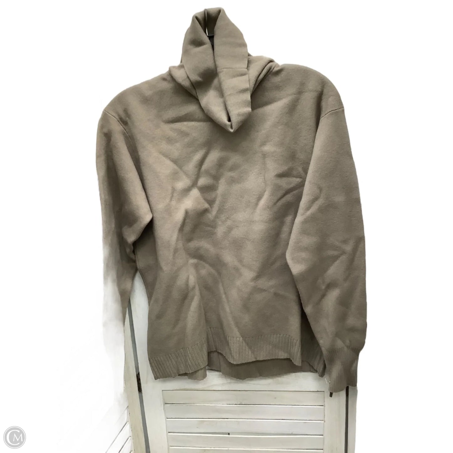 Top Long Sleeve By Uniqlo In Beige, Size: S