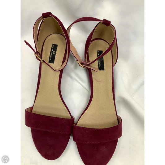 Sandals Flats By Clothes Mentor In Maroon, Size: 9