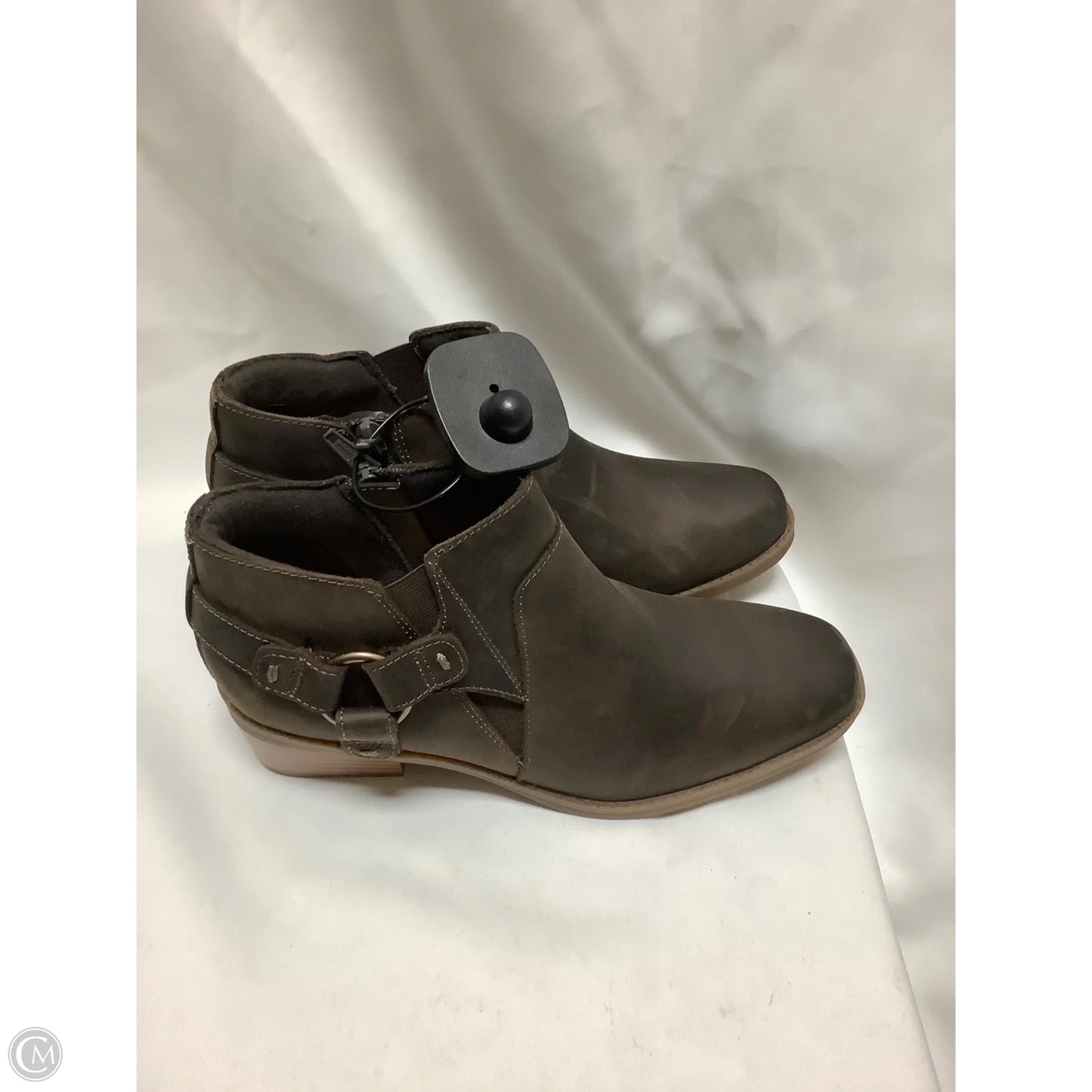 Boots Ankle Flats By Clarks In Brown, Size: 6